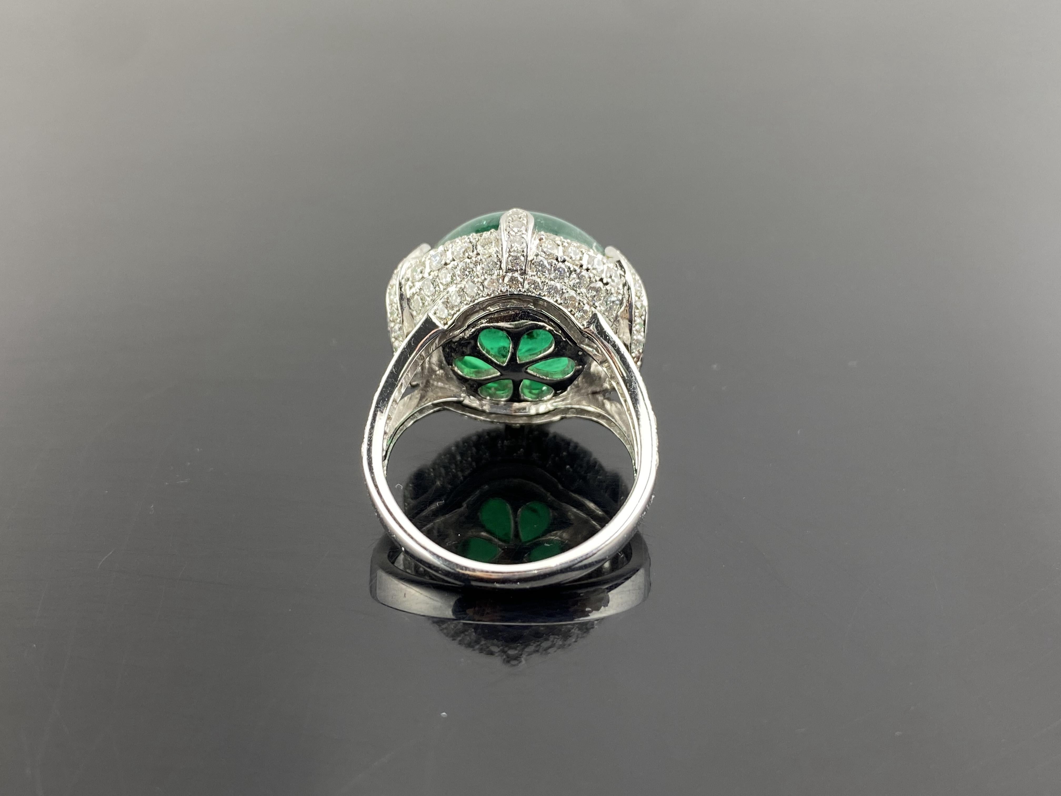 Women's or Men's Certified 17.30 Carat Cabochon Emerald and Diamond Cocktail Engagement Ring For Sale