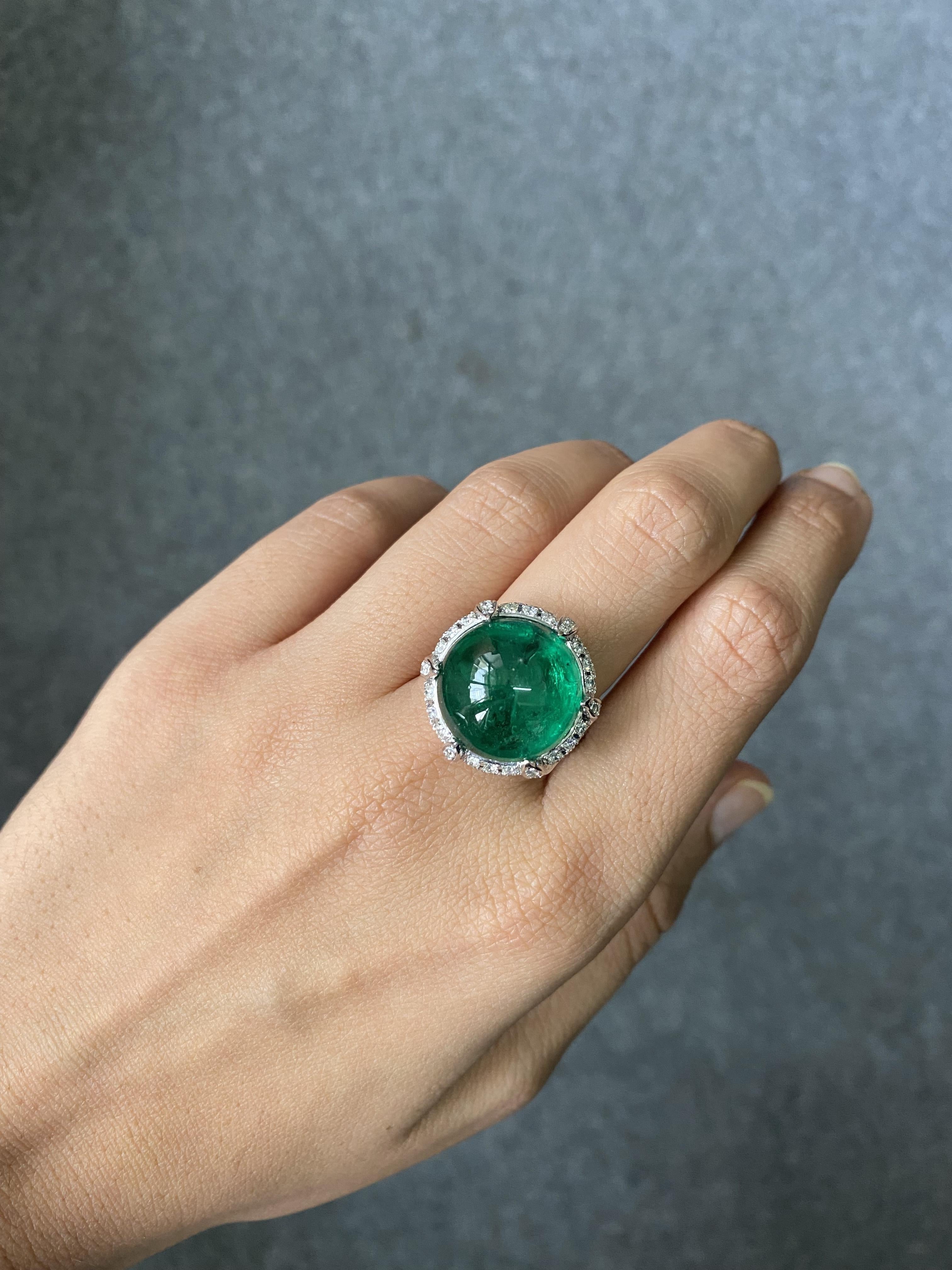 Certified 17.30 Carat Cabochon Emerald and Diamond Cocktail Engagement Ring For Sale 1