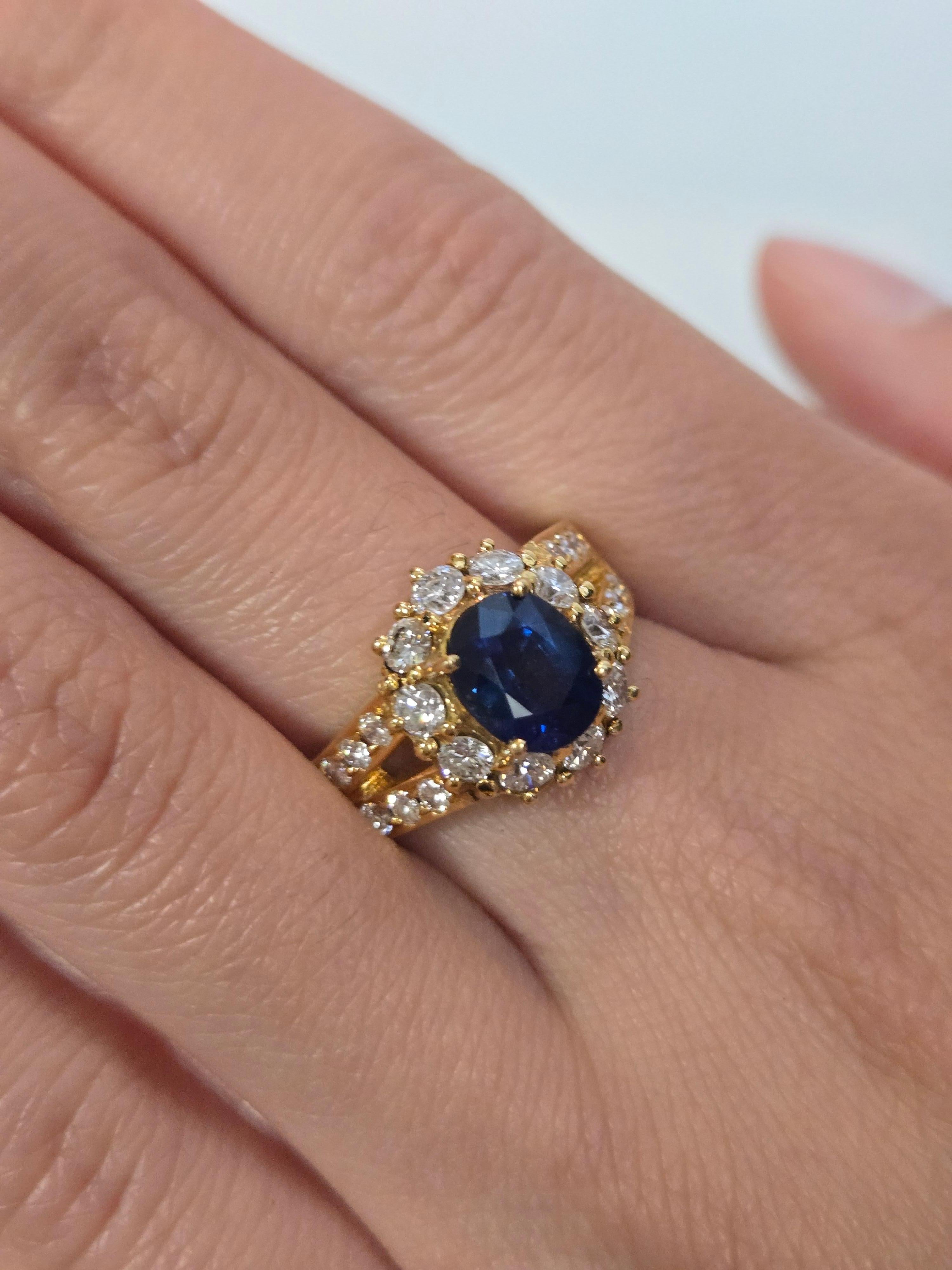 Bague en or 18 carats certifiée 1,75 carats saphir bleu naturel et diamants Bon état - En vente à Pasadena, CA