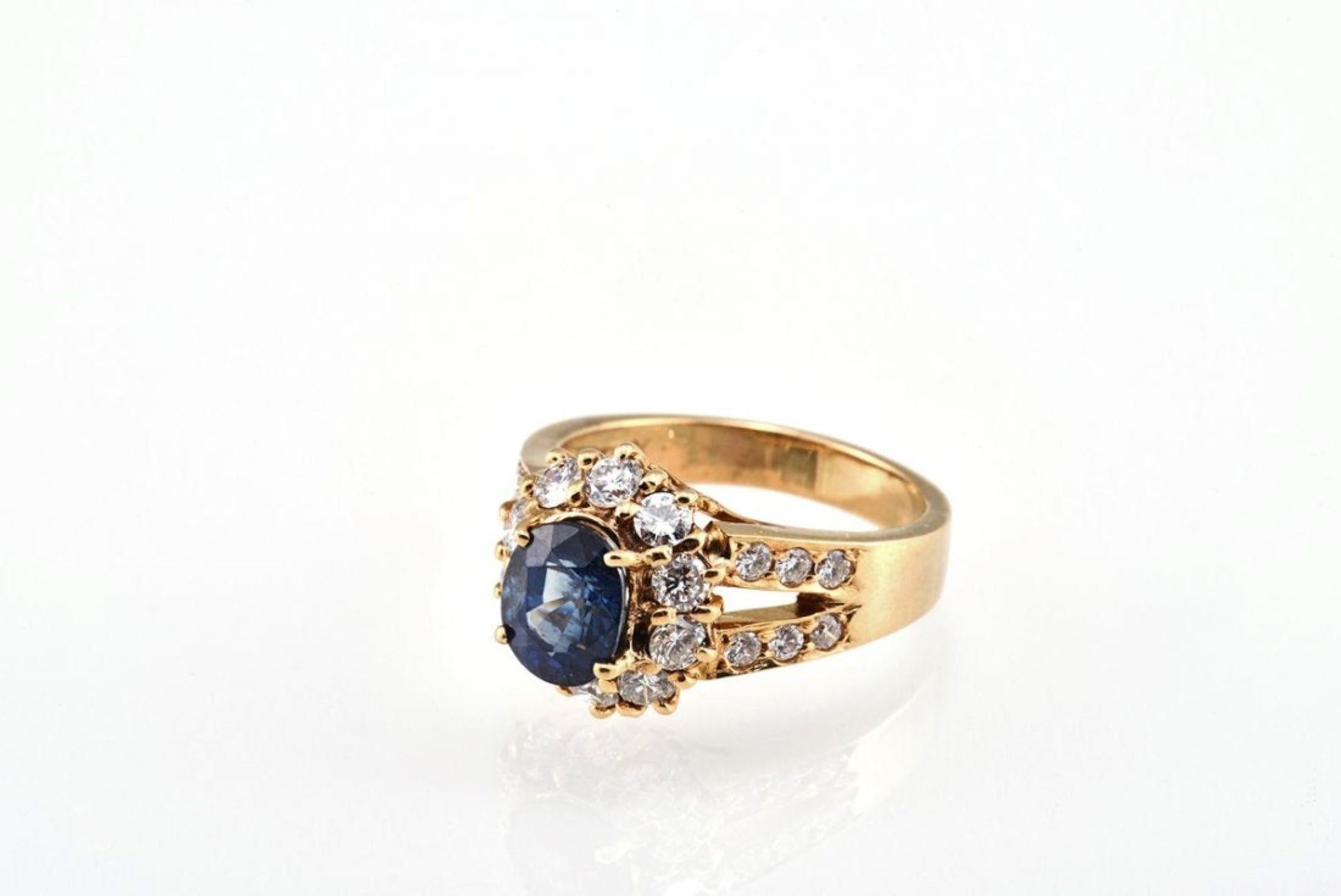Bague en or 18 carats certifiée 1,75 carats saphir bleu naturel et diamants en vente 4