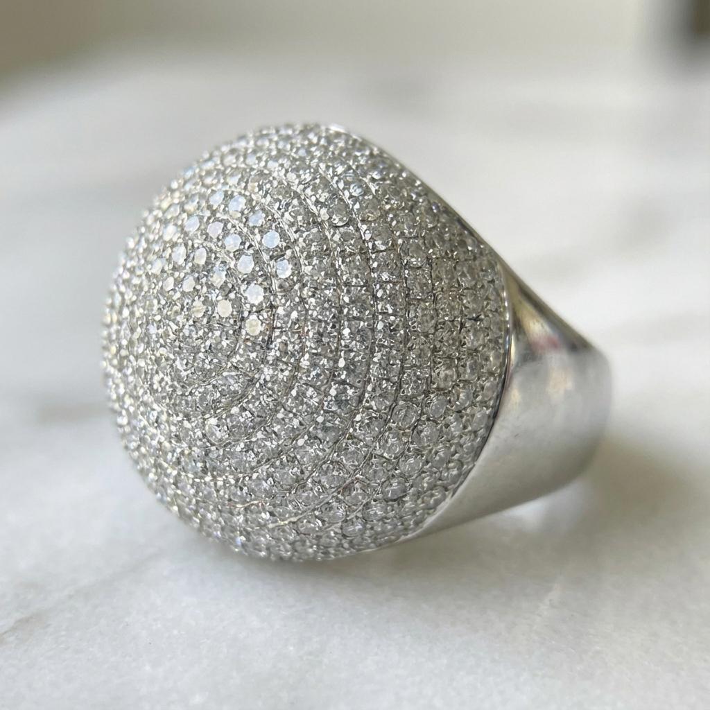 Taille ronde Certified 17.50 Carat Diamond Pavé 18k White Gold Vintage Cocktail Ring en vente