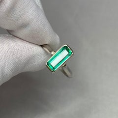Certified 1.76 Carat Colombian Emerald 18 Karat White Gold Solitaire Ring