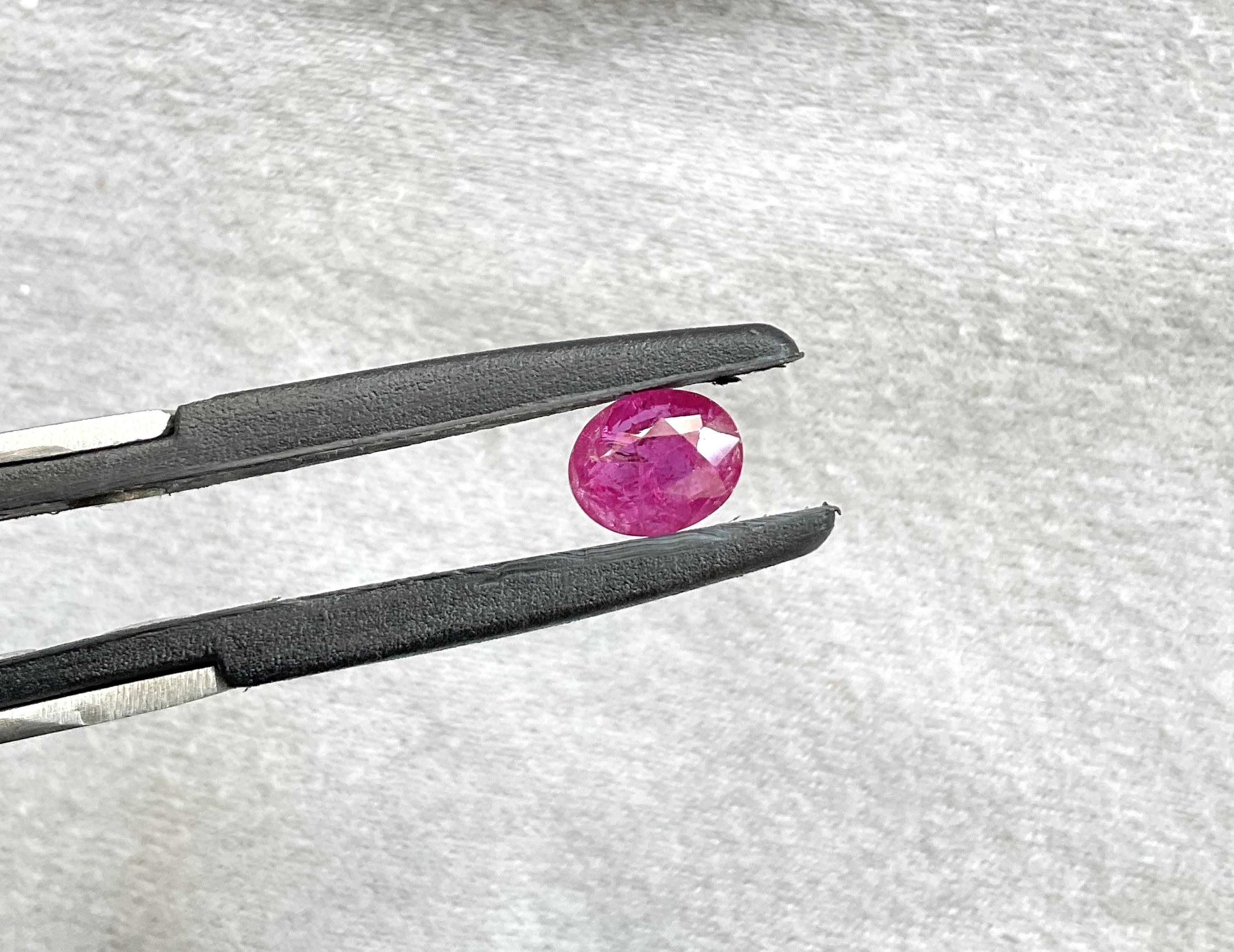 Certified 1.78 Carats Mozambique Ruby Oval Faceted Cut stone No Heat Natural Gem In New Condition For Sale In Jaipur, RJ