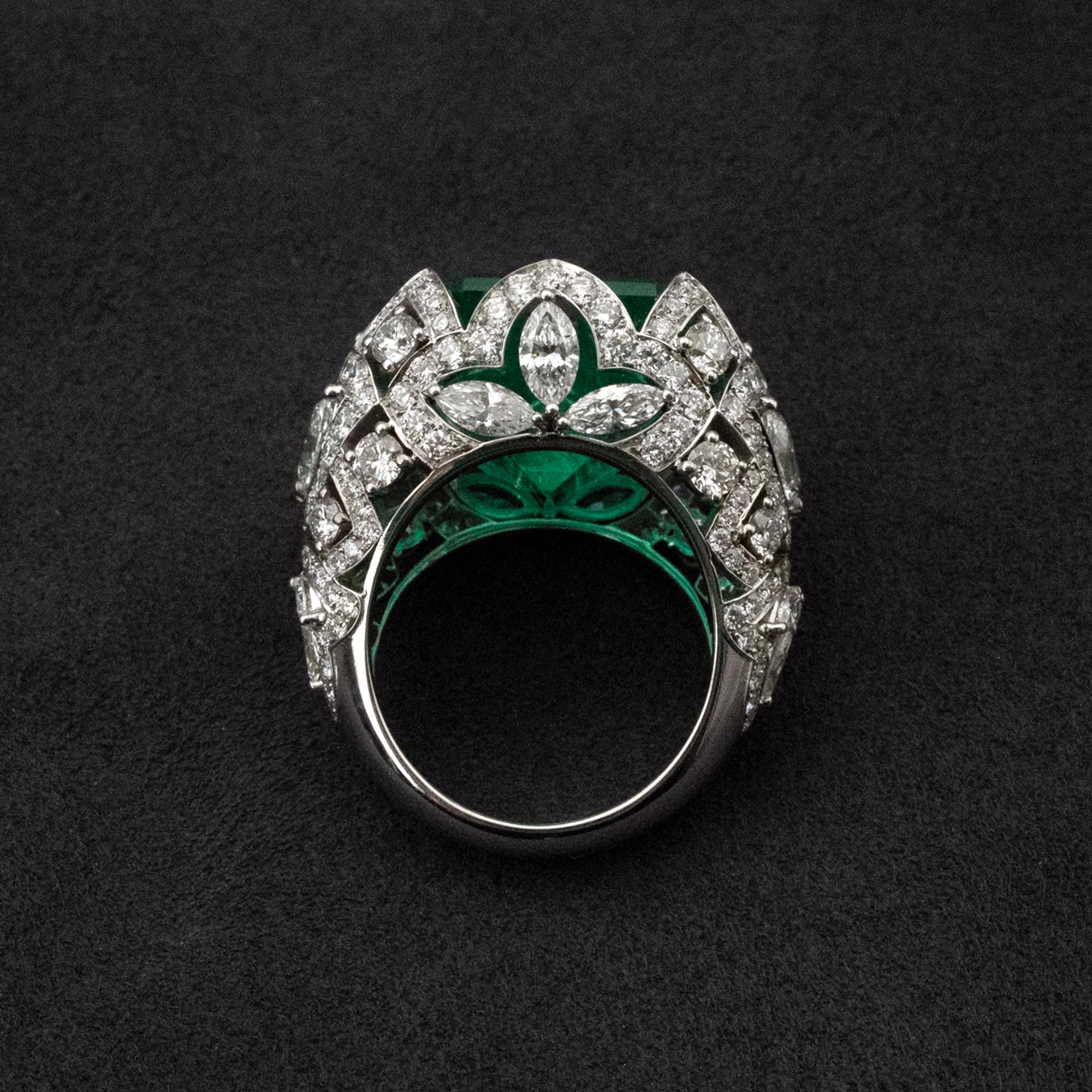 his one-of-a-kind ring features a 17.81-carat natural Colombian emerald in a square emerald cut, certified by Carat Gem Lab, a highly regarded French gemological laboratory. The emerald’s intense green color is characteristic of the finest-quality