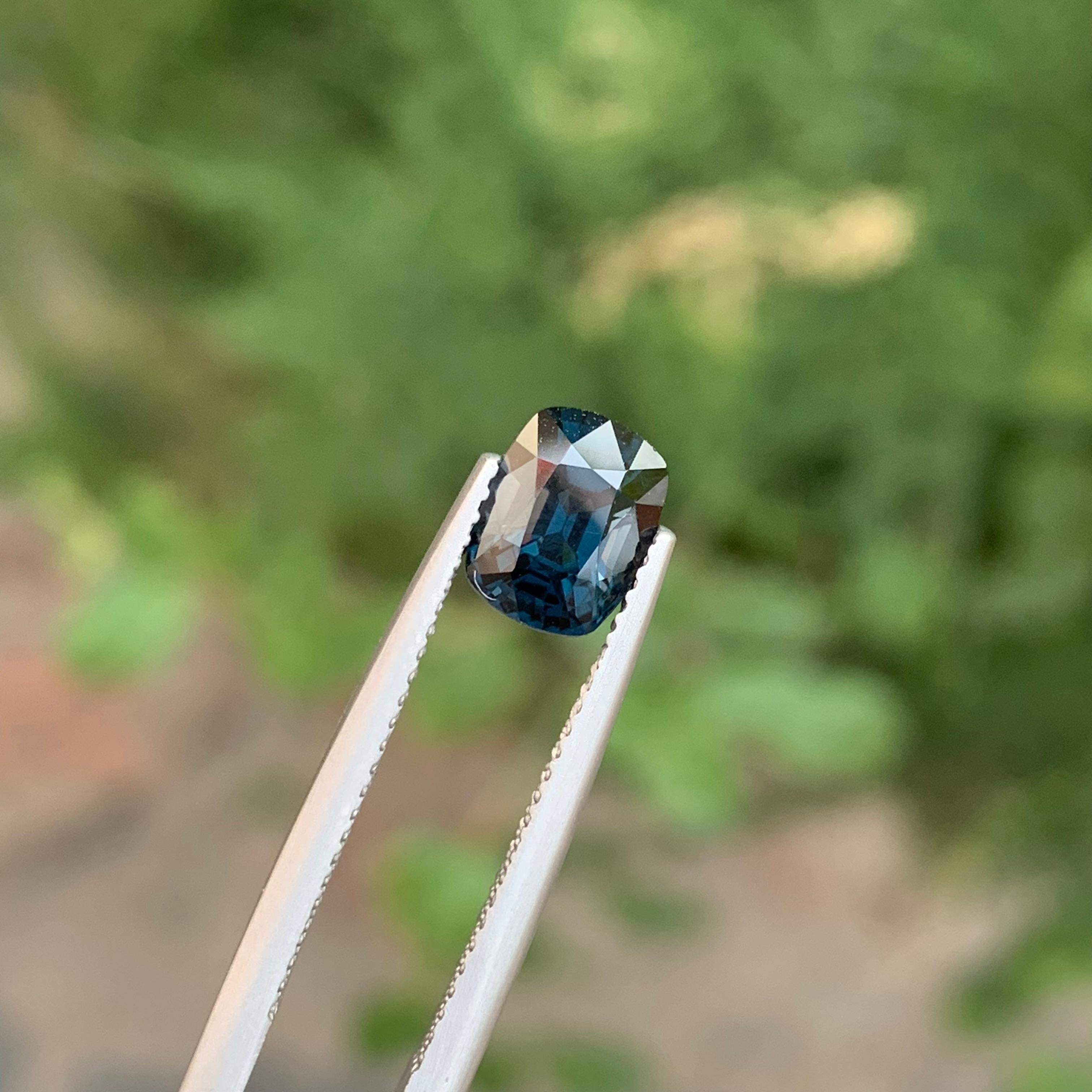 Certified 1.79 Carat Natural Loose Violent Blue Spinel Cushion Shape Gemstone For Sale 1