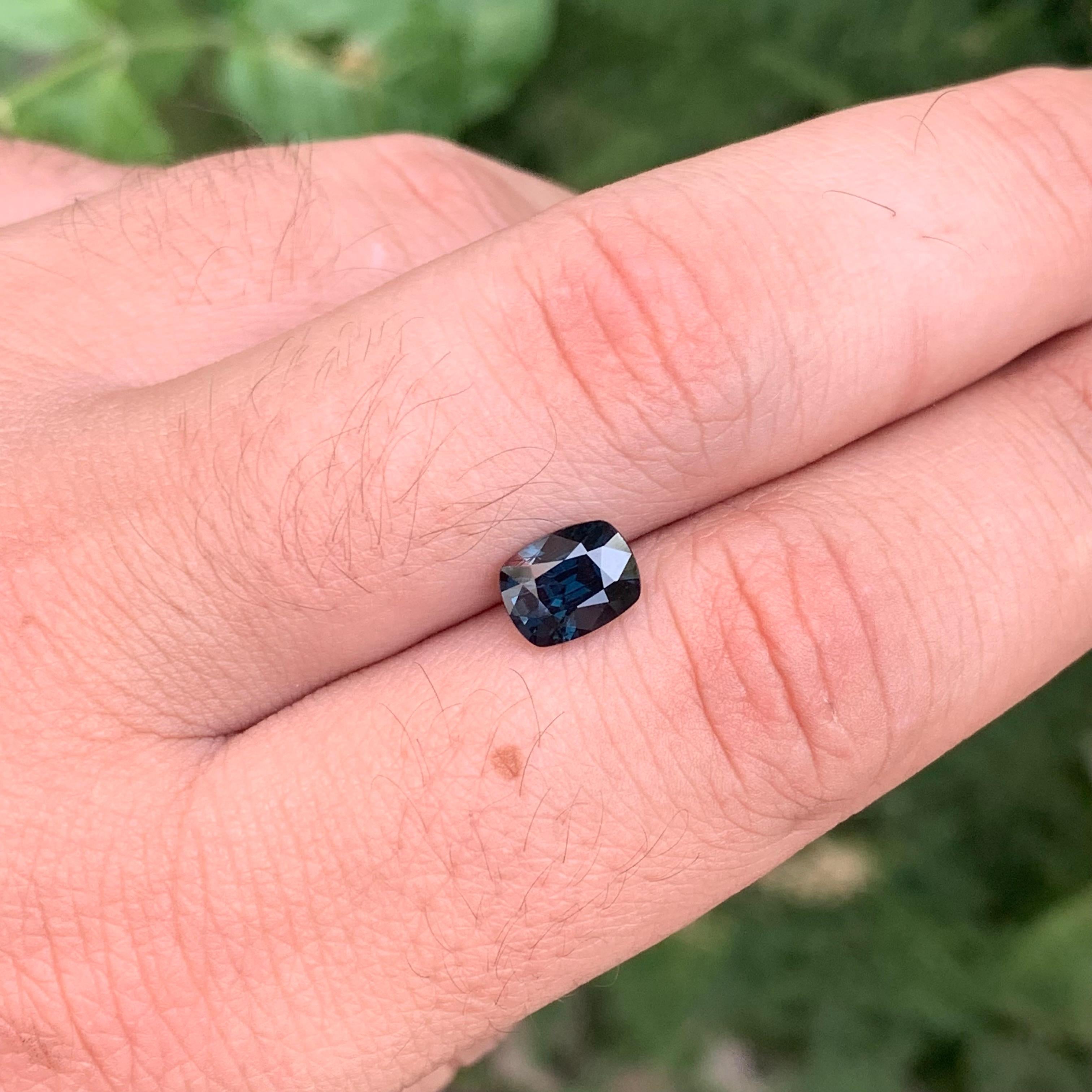 Certified 1.79 Carat Natural Loose Violent Blue Spinel Cushion Shape Gemstone For Sale 3