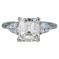 Certified 18 Karat Gold 2.03 Carat Diamond Emerald Cut VVS2 Engagement Ring