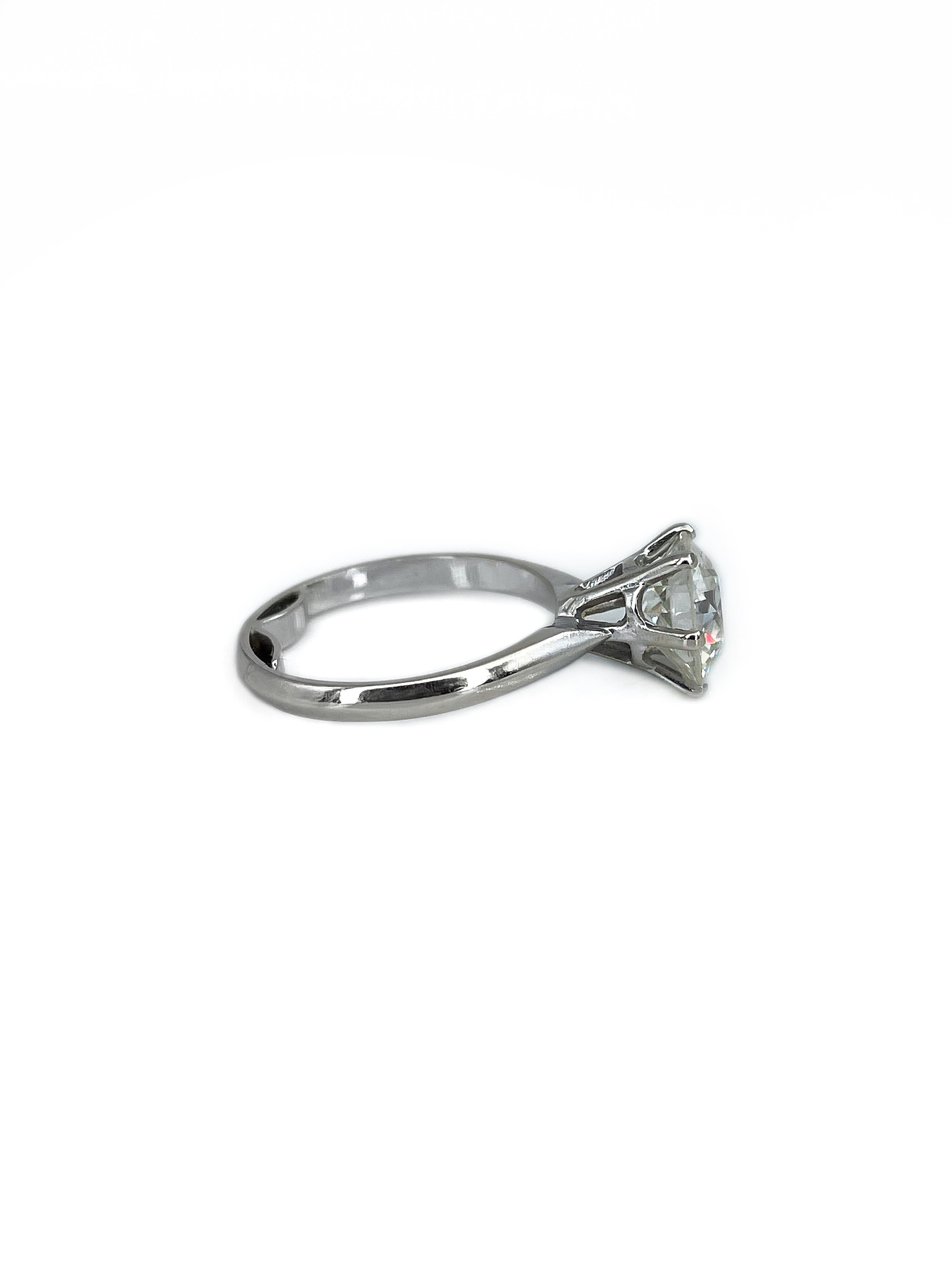 Modern Certified 18 Karat Gold 2.43 Carat Old European Cut VS2 Diamond Solitaire Ring For Sale