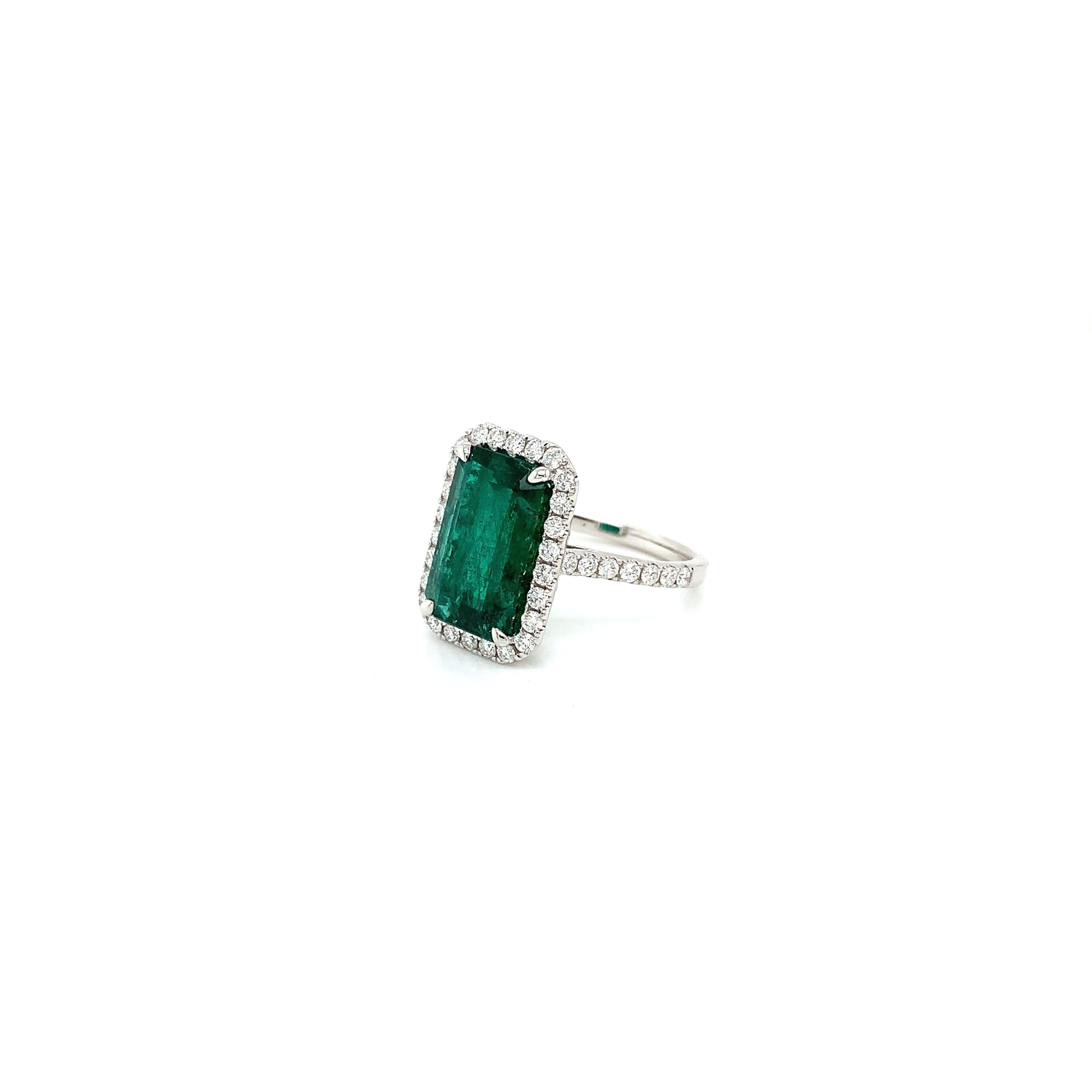 Modern Certified 18 Karat White Gold Emerald Cut Emerald & Diamond Ring 5.08 Carats