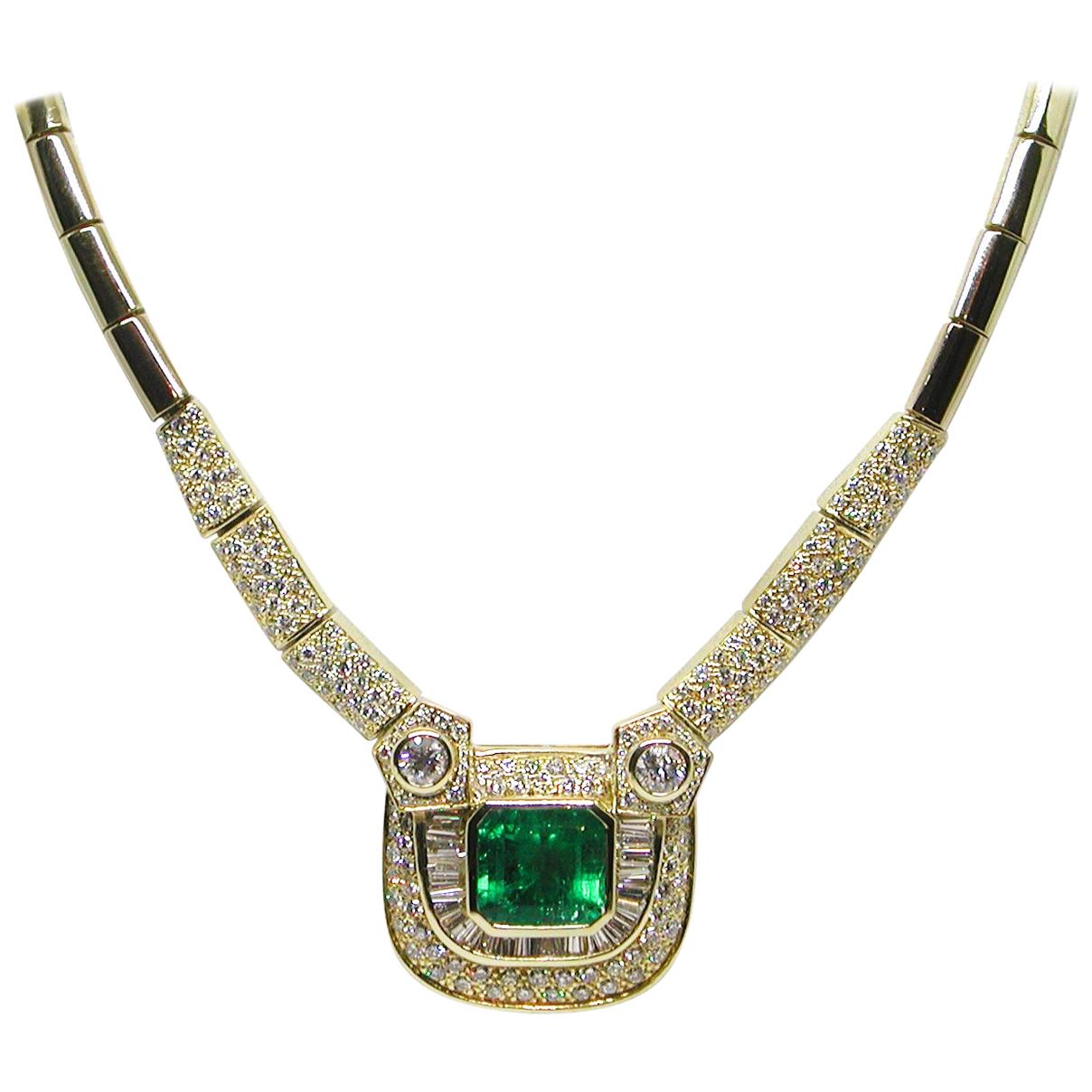 Certified 18 Karat Yellow Gold White Diamond Green Colombian Emerald Necklace  For Sale