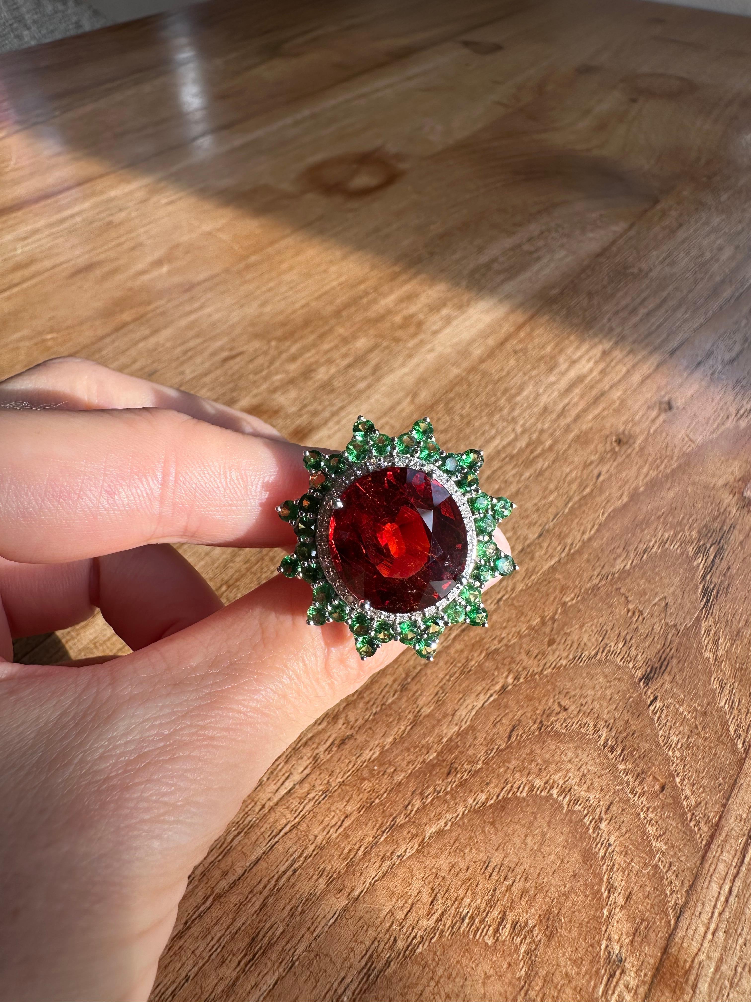 Bague de fiançailles cocktail en grenat mandarin et tsavorite certifiée 18,53 carats en vente 2