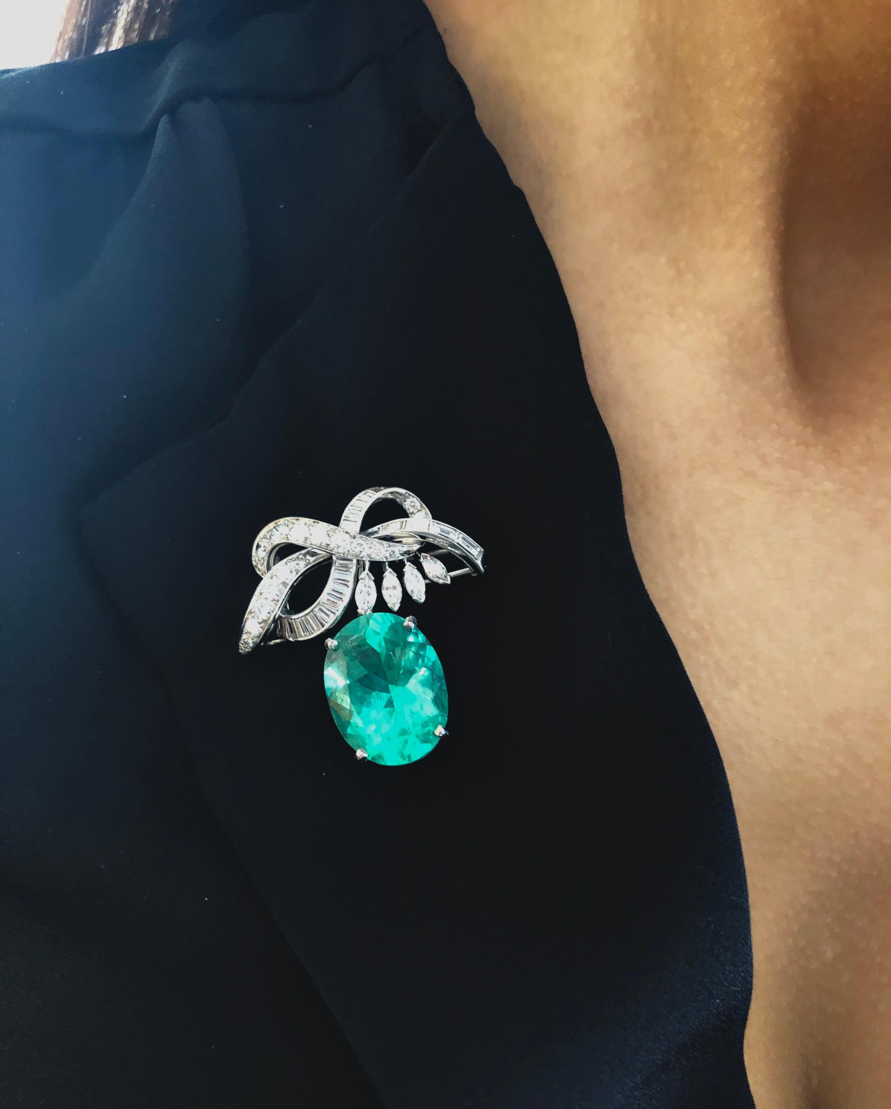 Émeraudes Maravellous Pendentif en platine avec émeraudes de Colombie certifiées 18,76 carats et diamants en vente 7