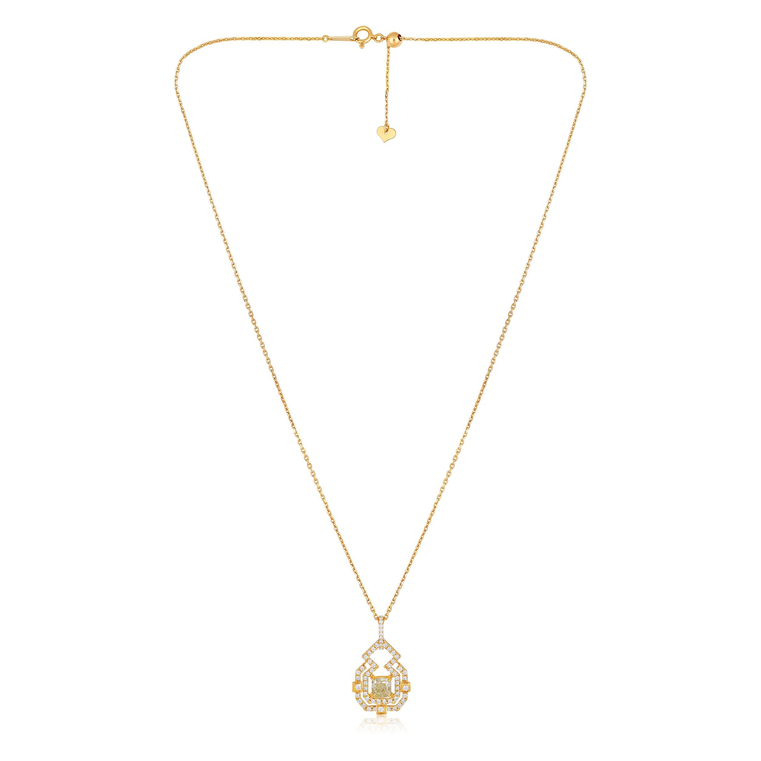 Die aus 4,32 Gramm 18-karätigem Gelbgold gefertigte Halskette enthält 58 natürliche Diamanten im Rosenschliff mit einem Gesamtgewicht von 0,35 Karat in den Farben E-F und VVS-VS sowie 1 natürlichen Diamanten im Kissenschliff mit einem Gesamtgewicht