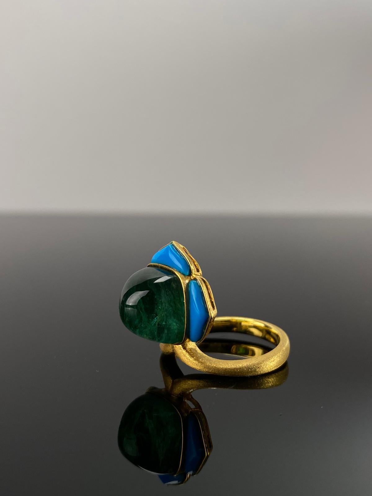 Sugarloaf Cabochon Certified 18K Gold Matt Finish Cocktail Ring With 9 Carat Emerald For Sale
