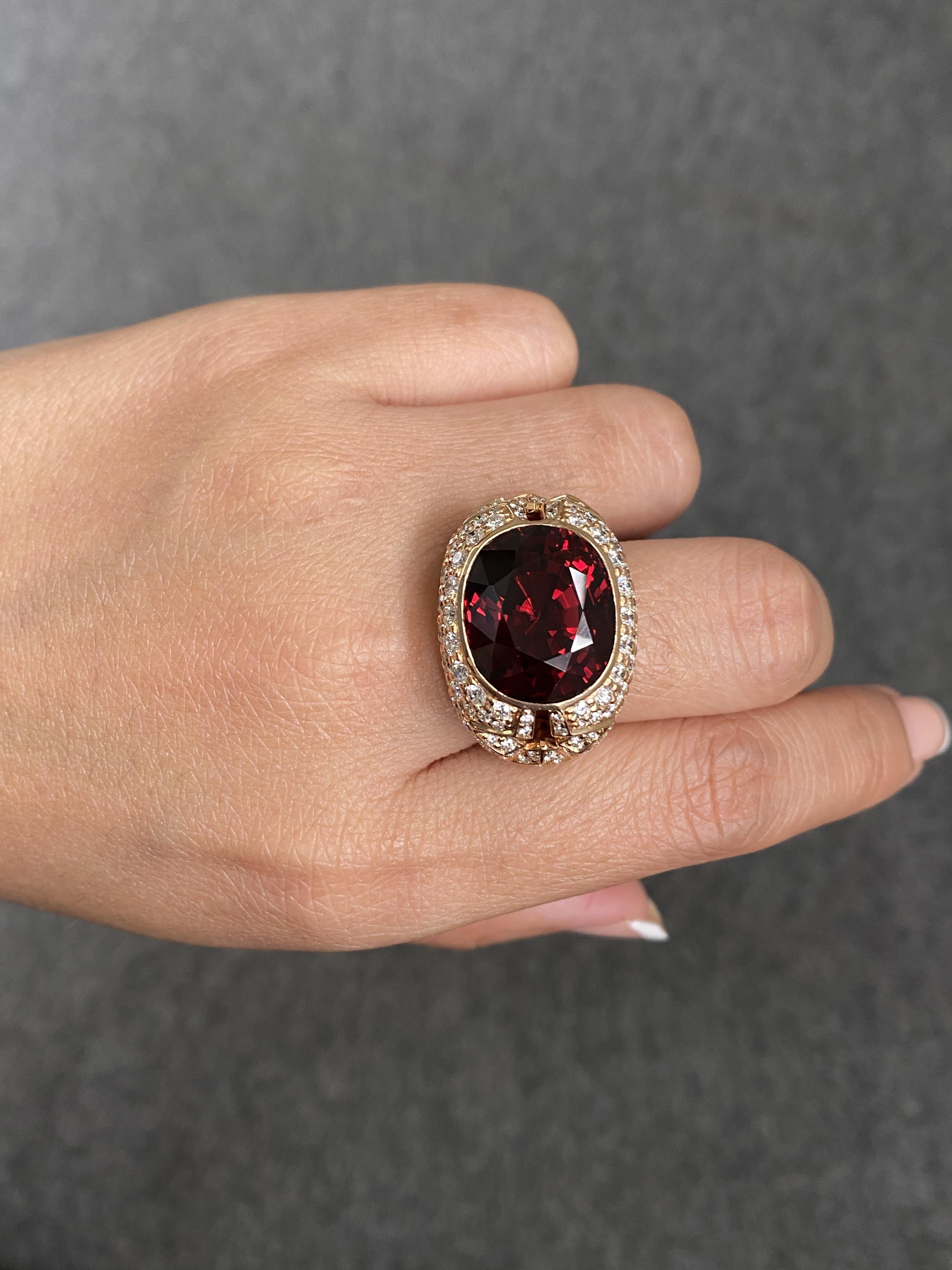 Anillo de cóctel de oro rosa certificado de 18 quilates, raro, de 22,6 quilates de espesartita y diamantes en venta 11