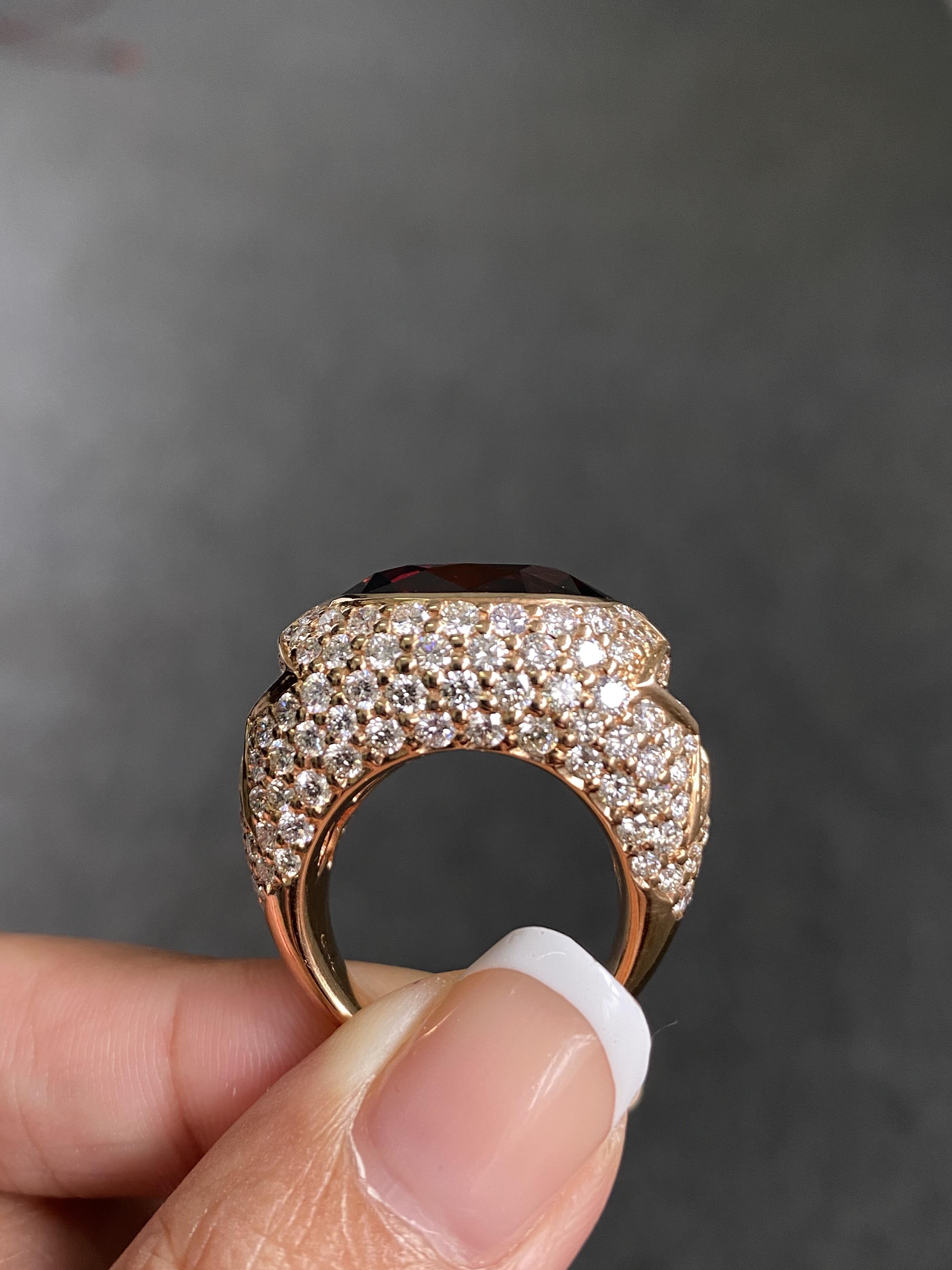 Anillo de cóctel de oro rosa certificado de 18 quilates, raro, de 22,6 quilates de espesartita y diamantes en venta 12