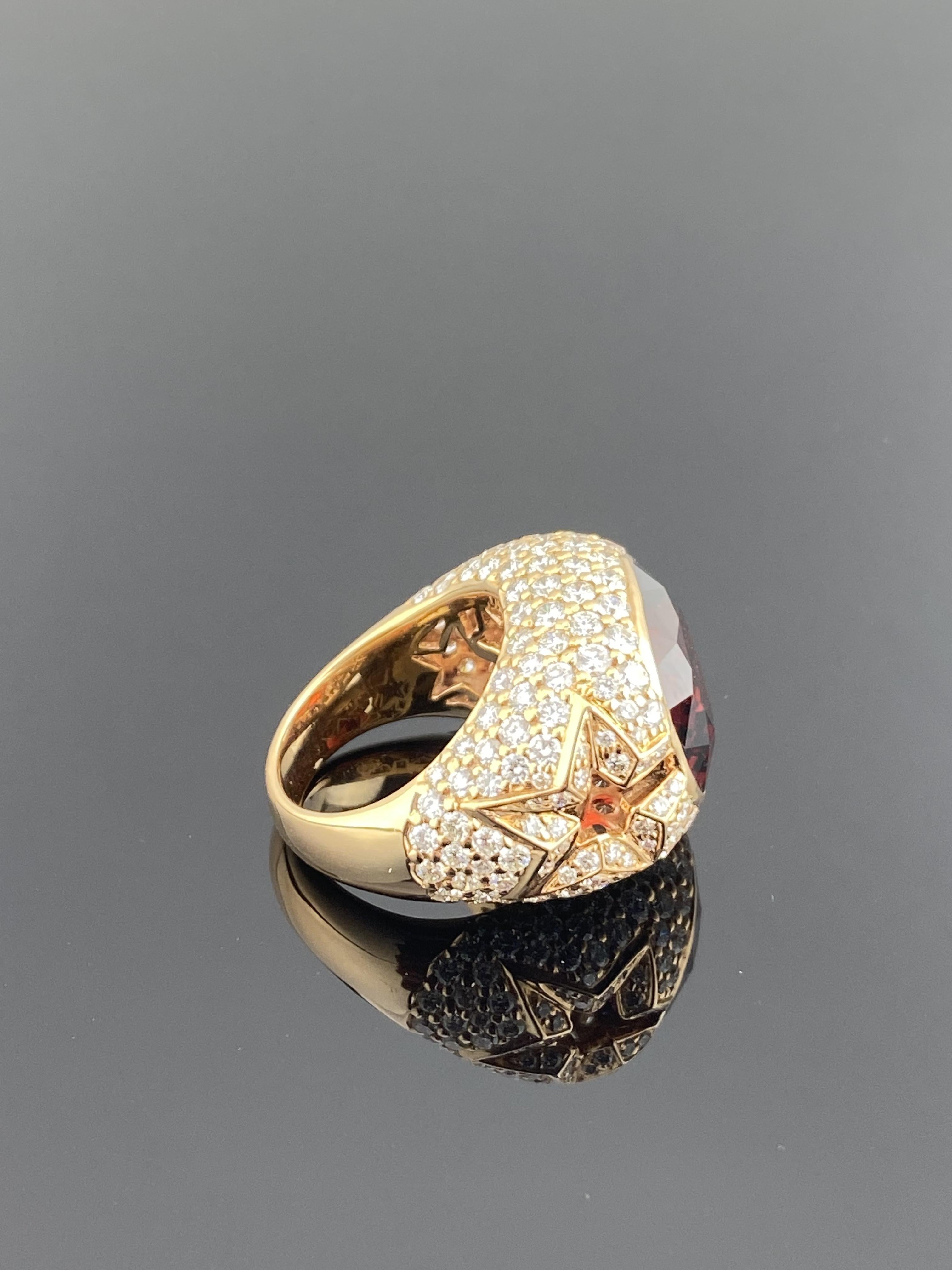 Anillo de cóctel de oro rosa certificado de 18 quilates, raro, de 22,6 quilates de espesartita y diamantes Moderno en venta