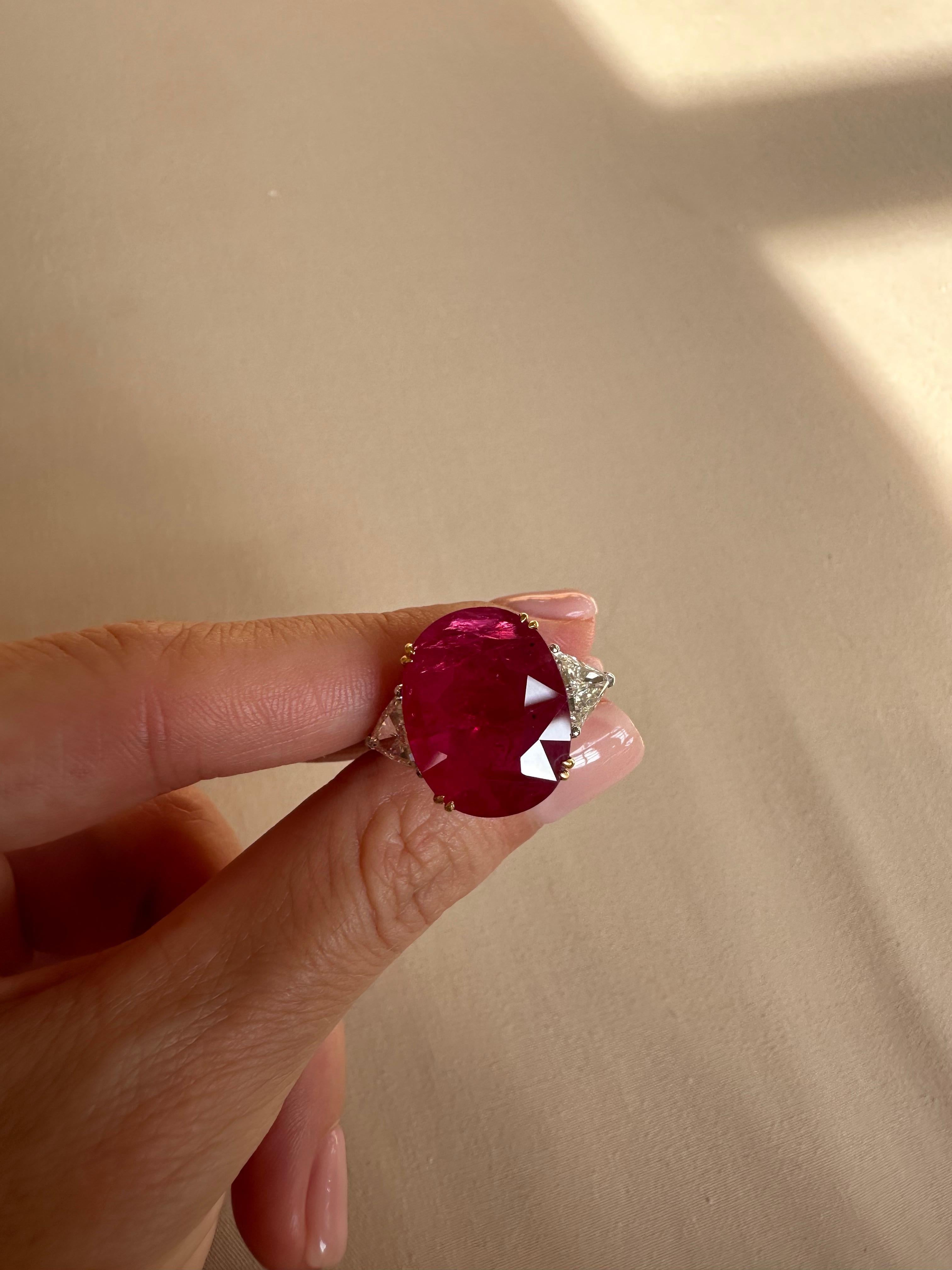 Certified 18K White Gold 12 Carat Ruby and Diamond Cocktail Ring For Sale 2