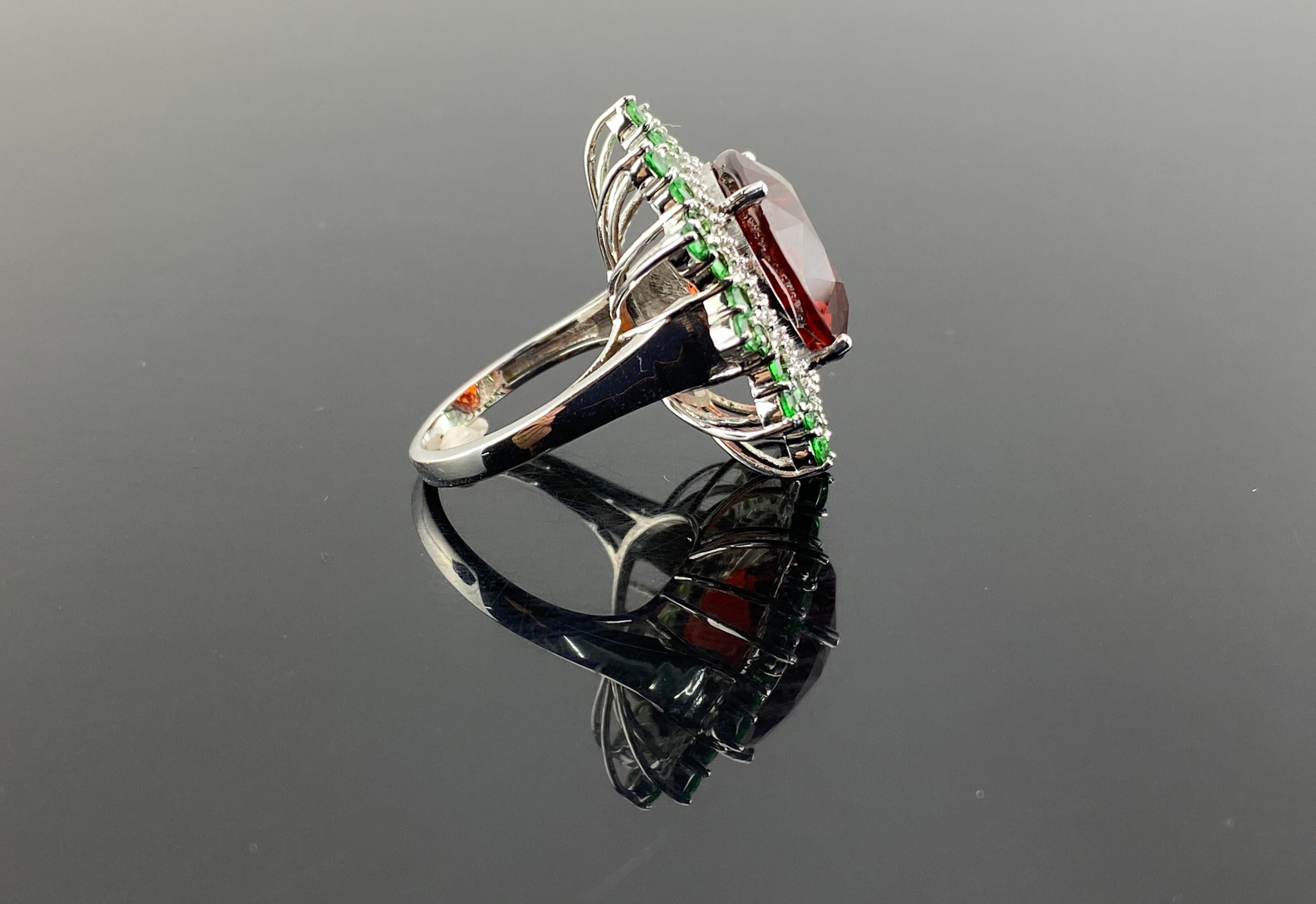Anello cocktail con diamante e granato mandarino in oro bianco 18 carati certificato in vendita 4