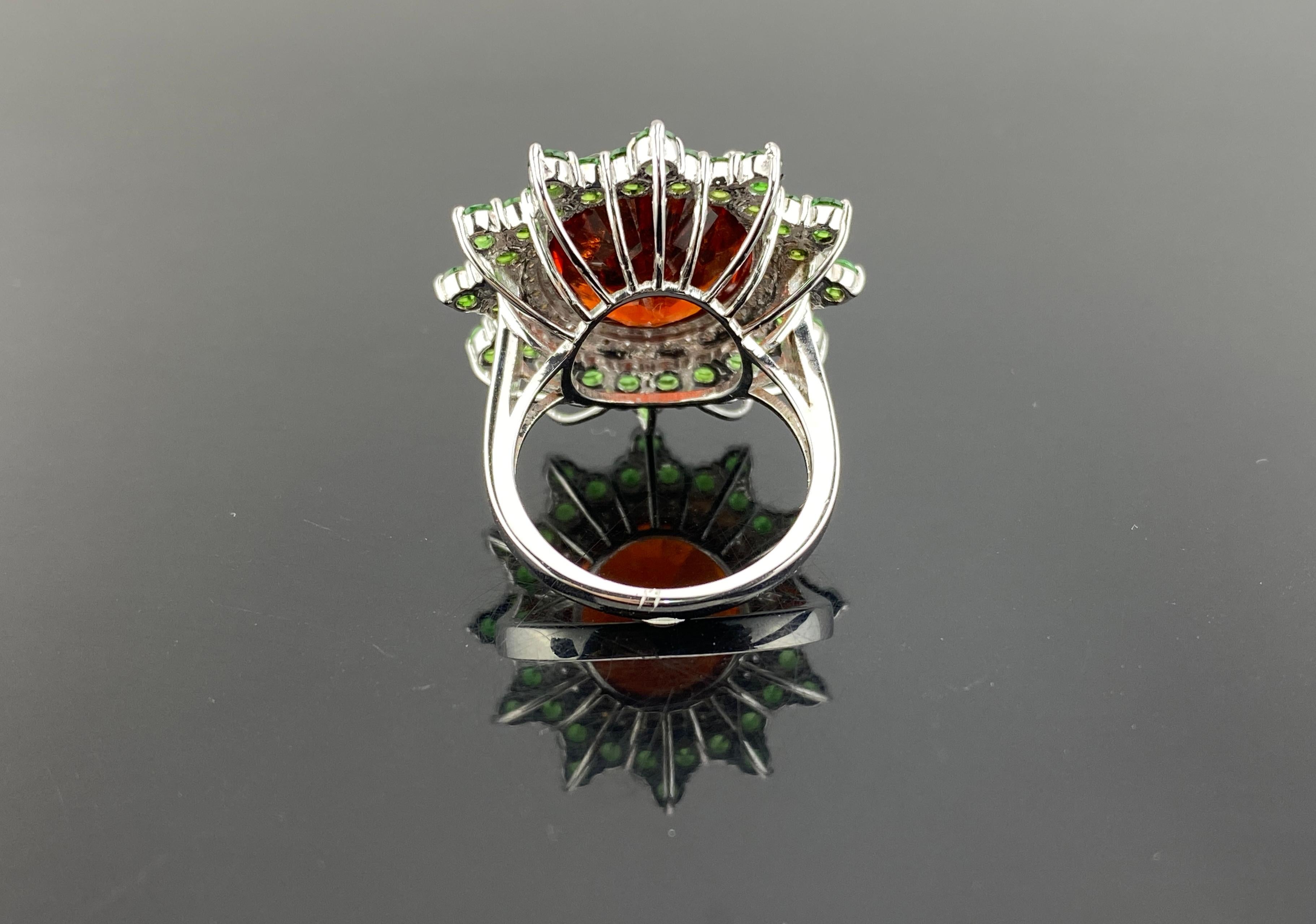 Anello cocktail con diamante e granato mandarino in oro bianco 18 carati certificato in vendita 1