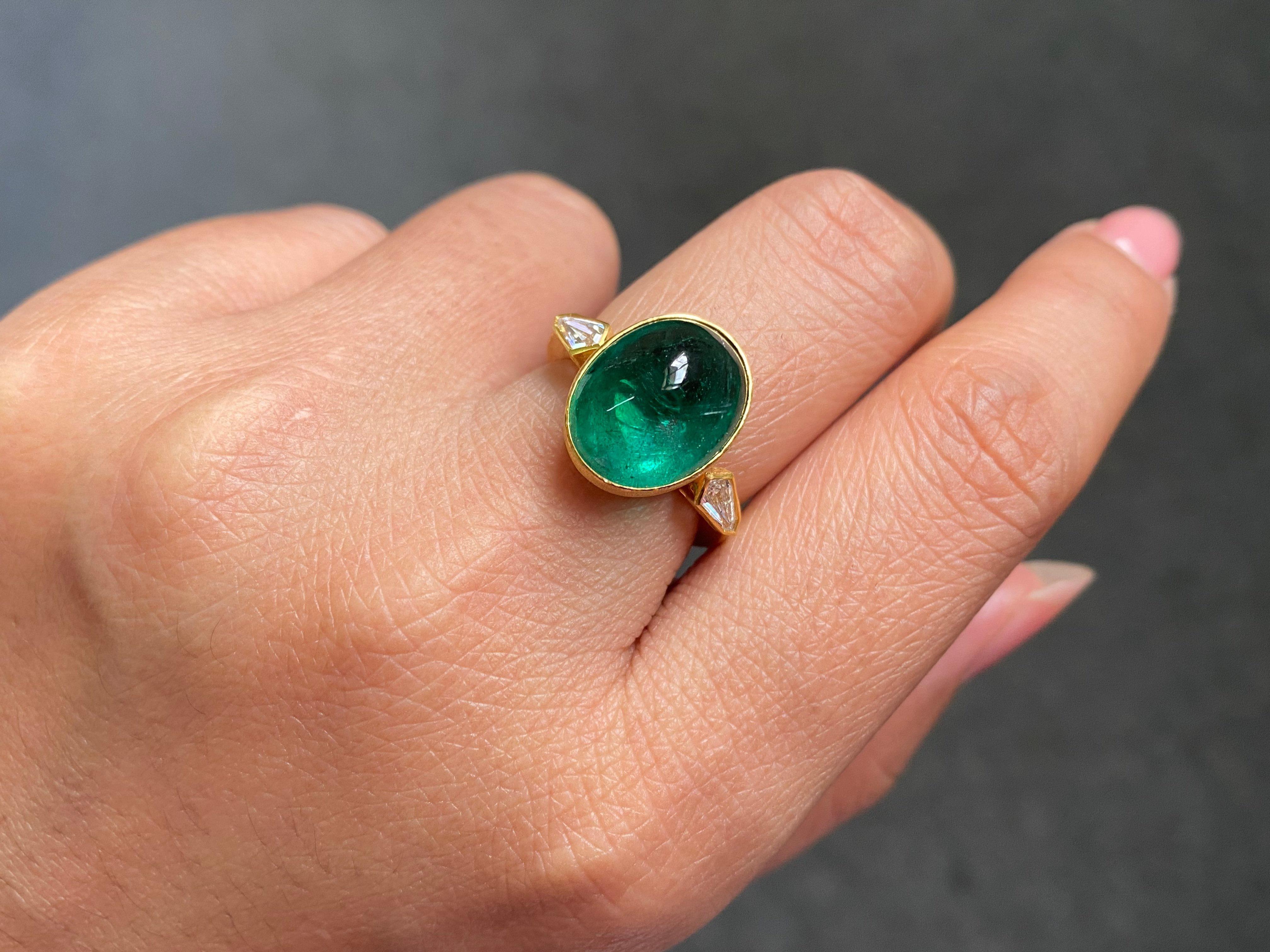 Certified 18K Yellow Gold Matt Finish Emerald Cabochon & Diamond Engagement Ring For Sale 8