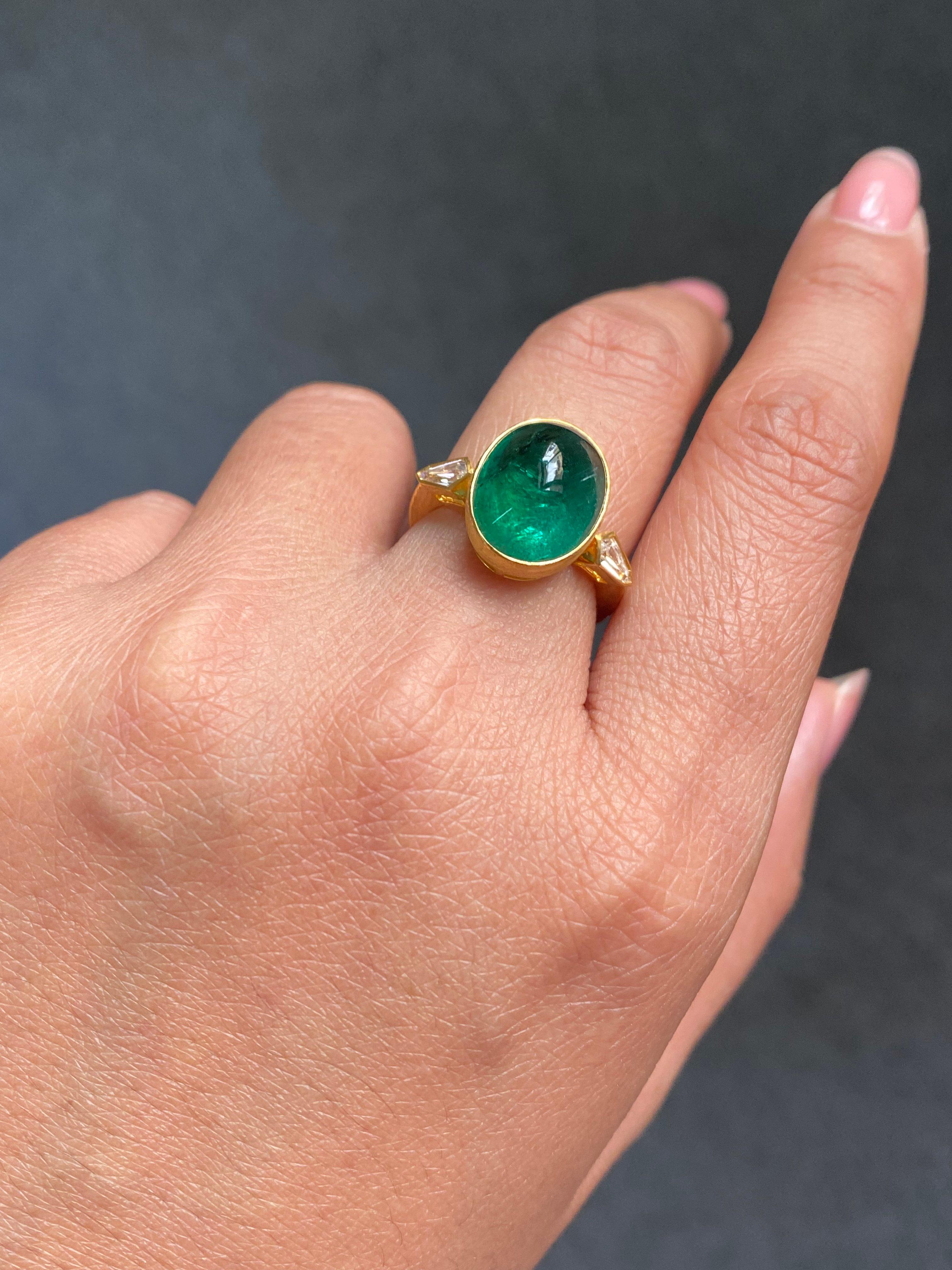 Certified 18K Yellow Gold Matt Finish Emerald Cabochon & Diamond Engagement Ring For Sale 4