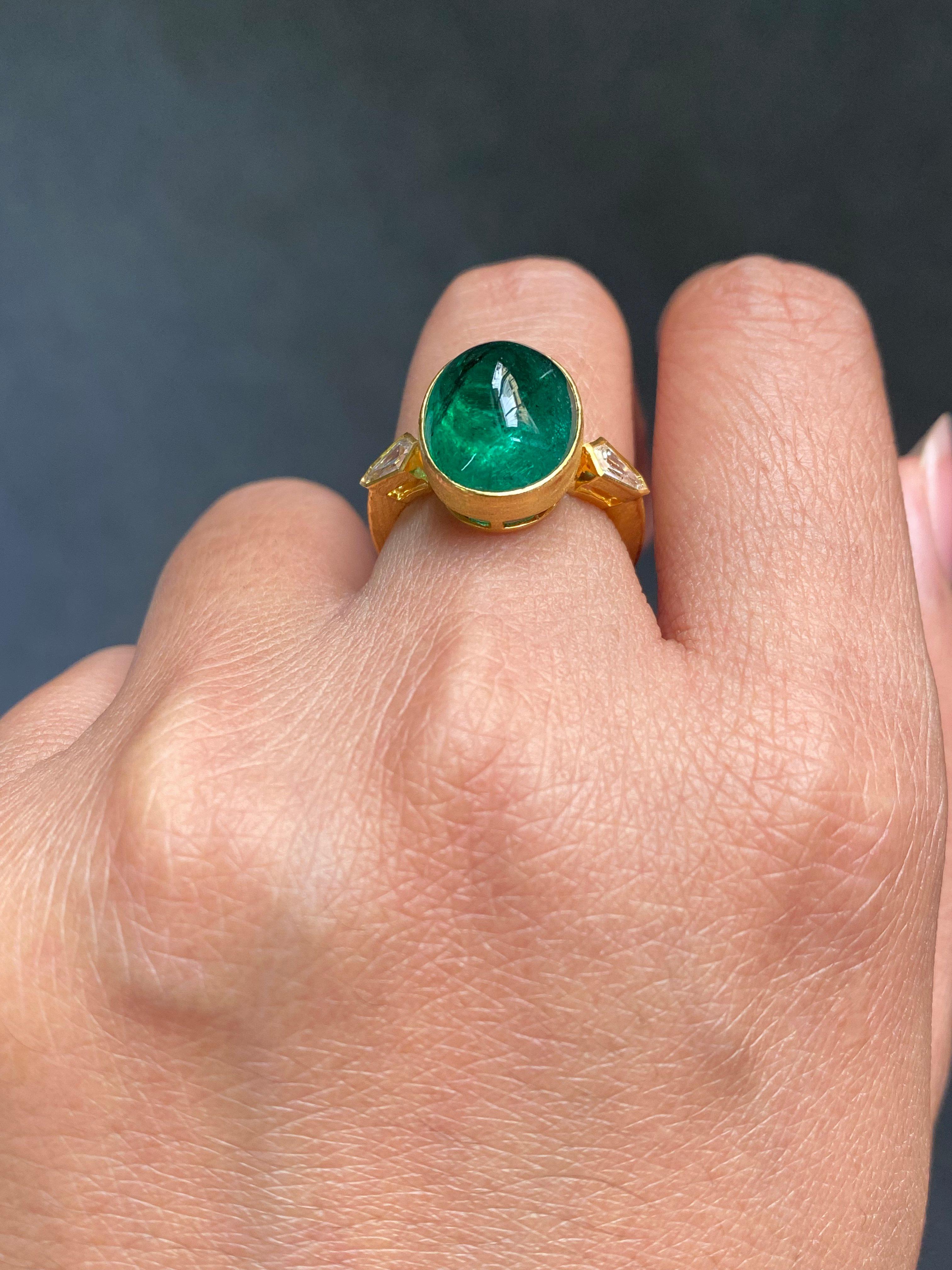 Certified 18K Yellow Gold Matt Finish Emerald Cabochon & Diamond Engagement Ring For Sale 5