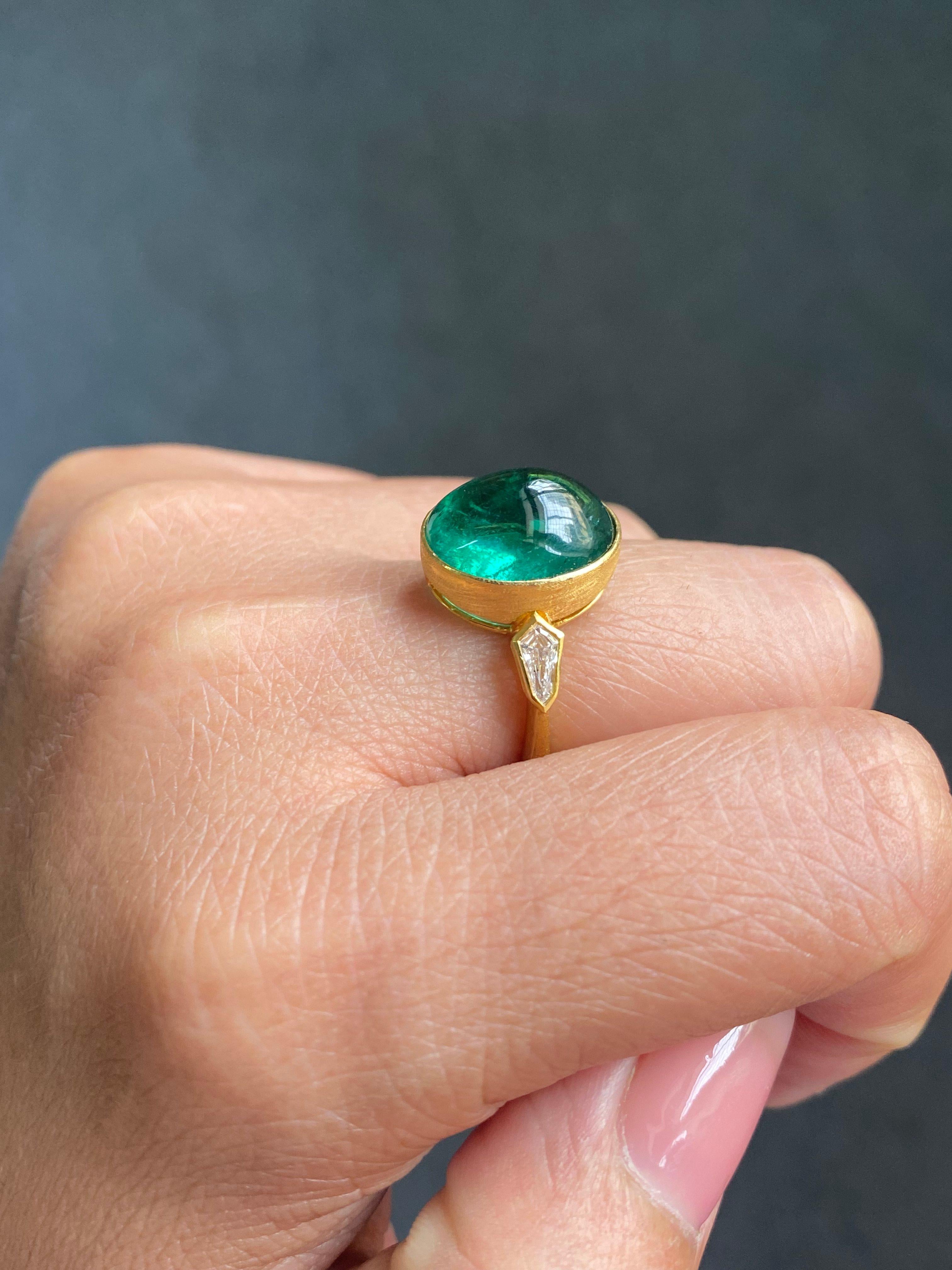 Certified 18K Yellow Gold Matt Finish Emerald Cabochon & Diamond Engagement Ring For Sale 6