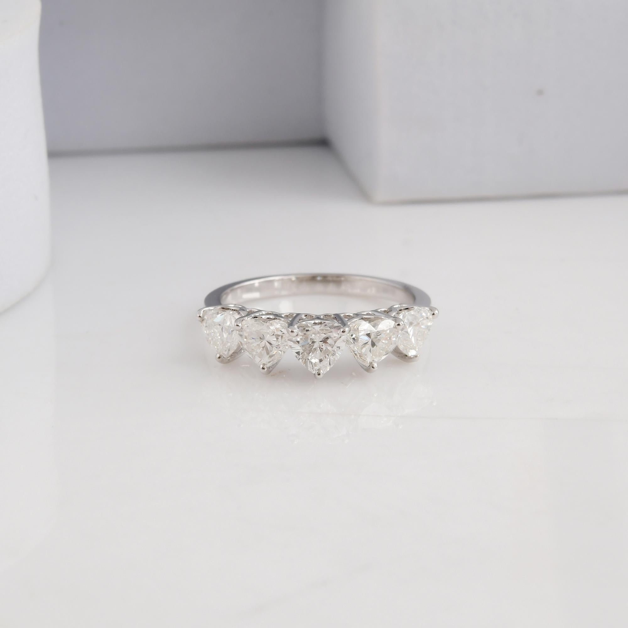 En venta: Anillo de media banda de diamantes SI/H talla corazón certificado de 1,91cts Oro blanco macizo de 18k  3