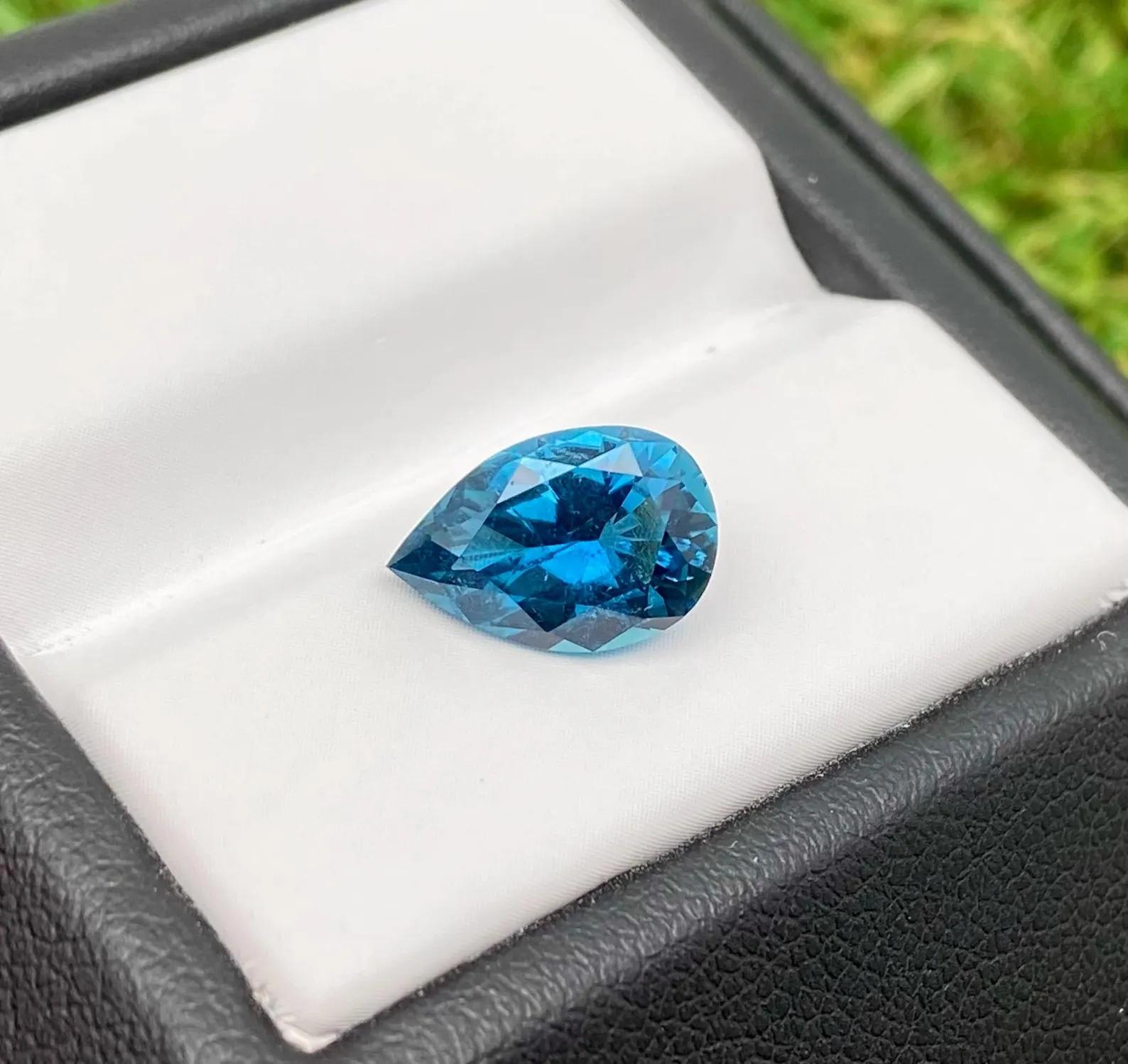 Zertifizierter 1.95Ct Natürlicher Blauer Turmalin Edelstein, Birnenschliff, Herkunft Nigeria (Tropfenschliff) im Angebot