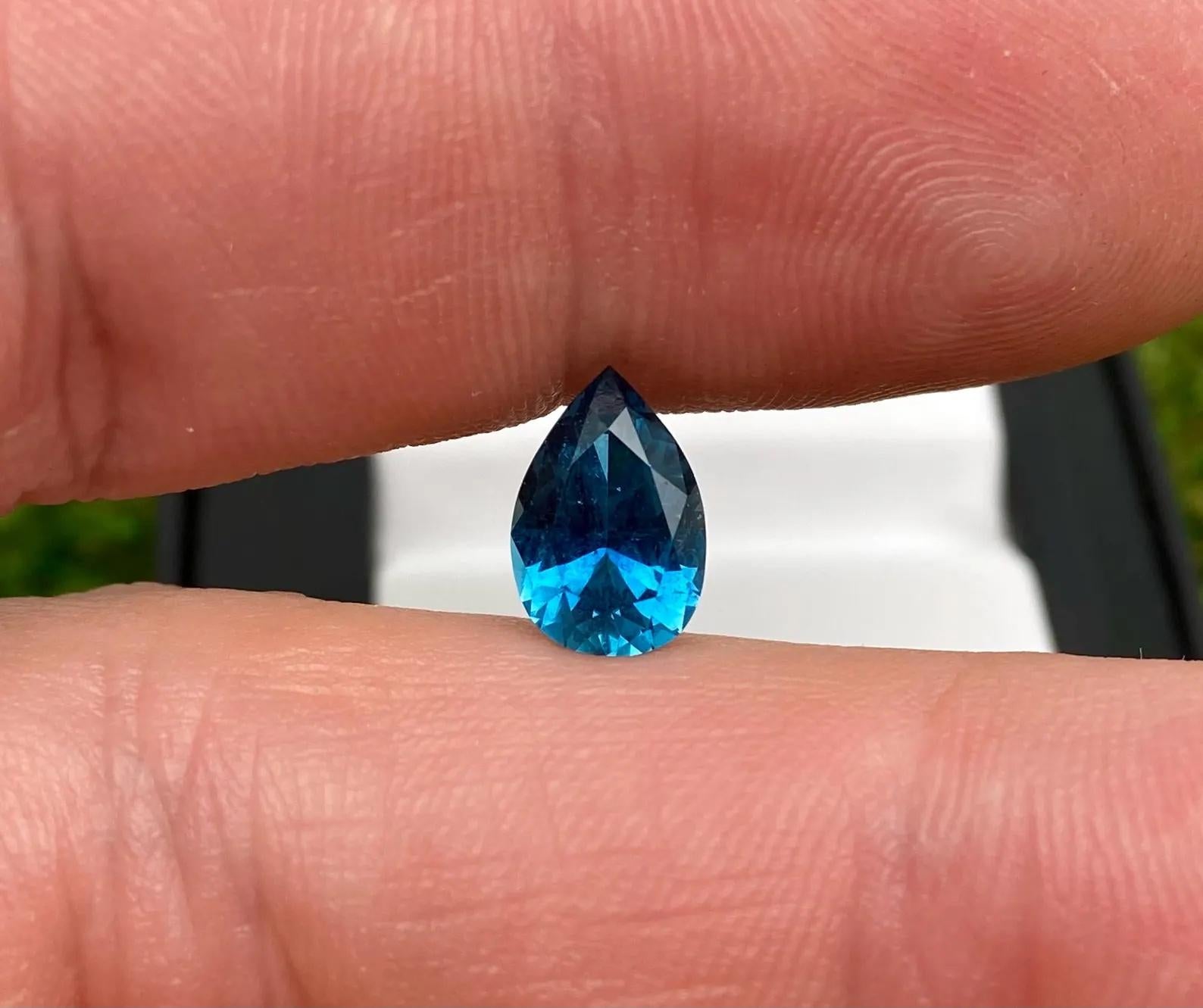 Zertifizierter 1.95Ct Natürlicher Blauer Turmalin Edelstein, Birnenschliff, Herkunft Nigeria im Zustand „Neu“ im Angebot in Daugavpils, LV