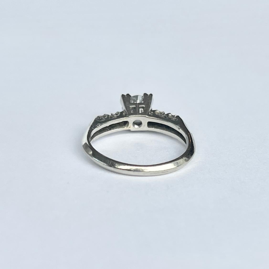Certified 1960's Diamond Solitaire Ring In Good Condition For Sale In Chipping Campden, GB