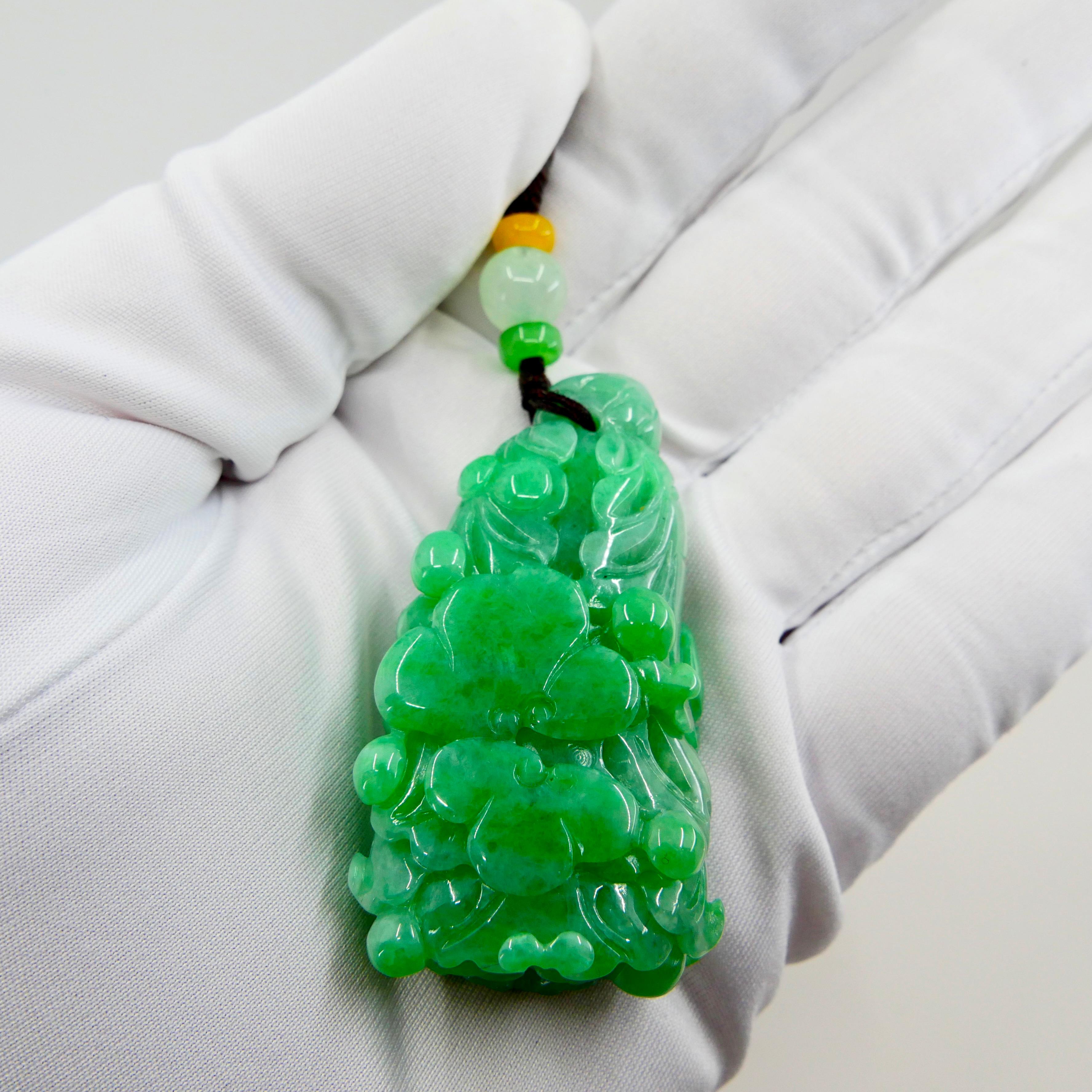 Certified 196.5cts Natural Apple Green Jadeite Jade Flower Pendant Necklace In New Condition For Sale In Hong Kong, HK
