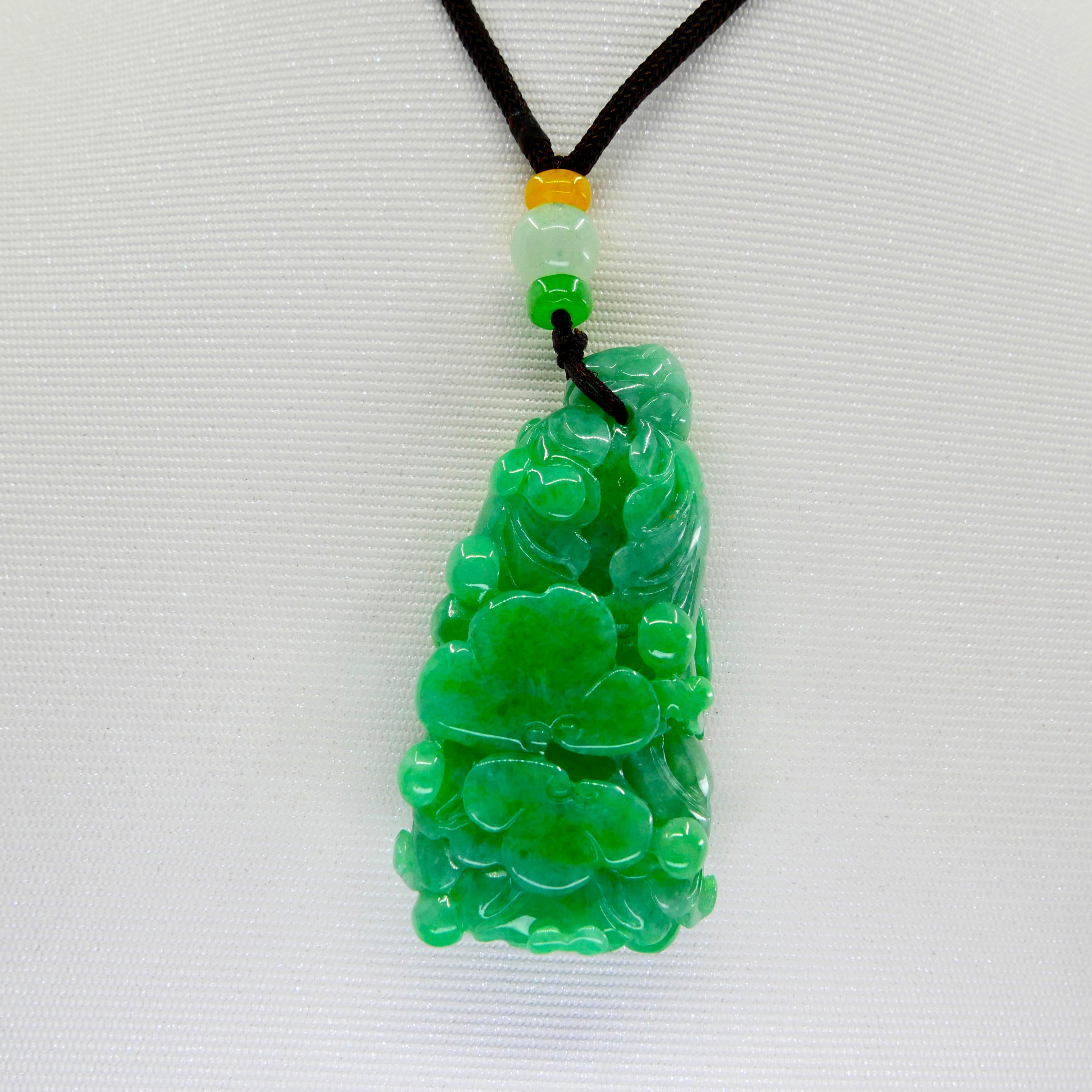 Certified 196.5cts Natural Apple Green Jadeite Jade Flower Pendant Necklace In New Condition For Sale In Hong Kong, HK