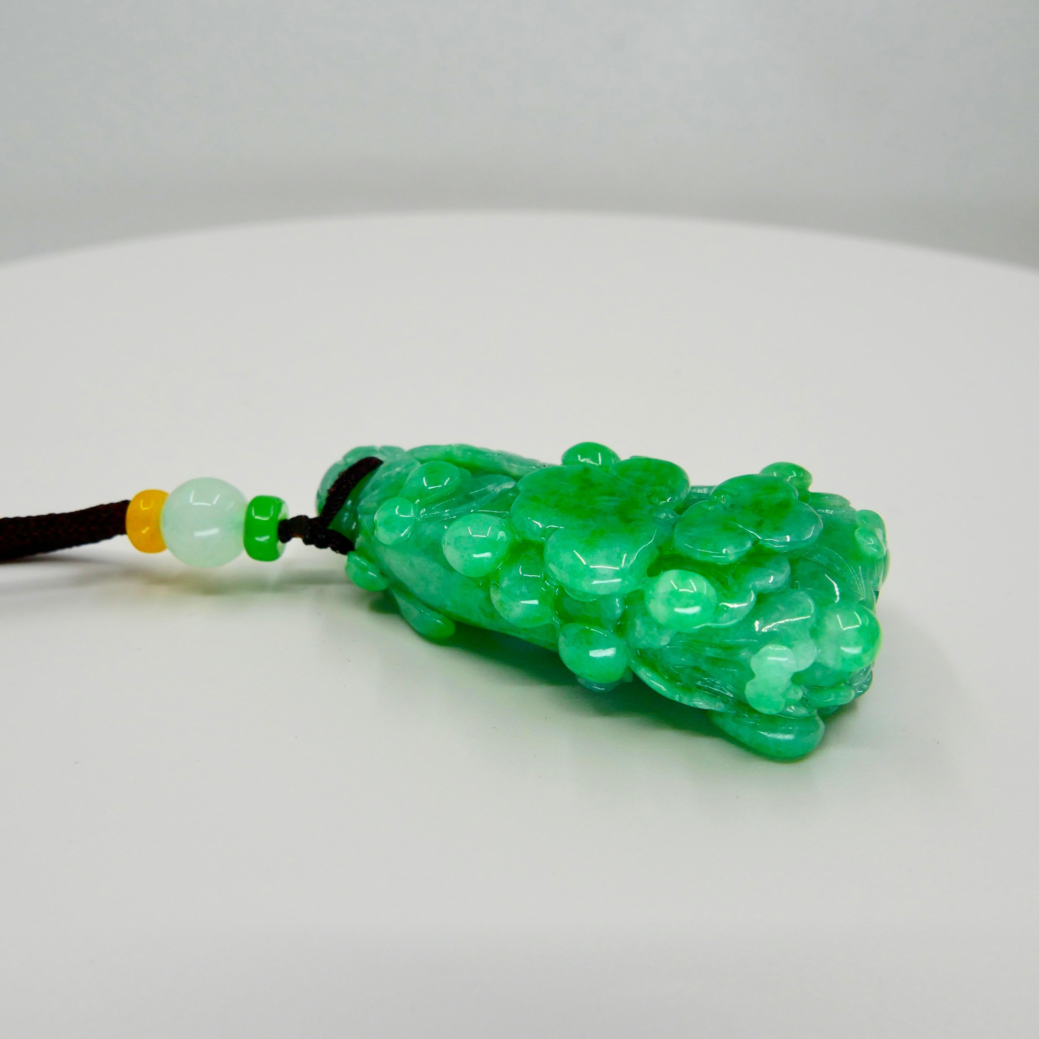 Certified 196.5cts Natural Apple Green Jadeite Jade Flower Pendant Necklace For Sale 2