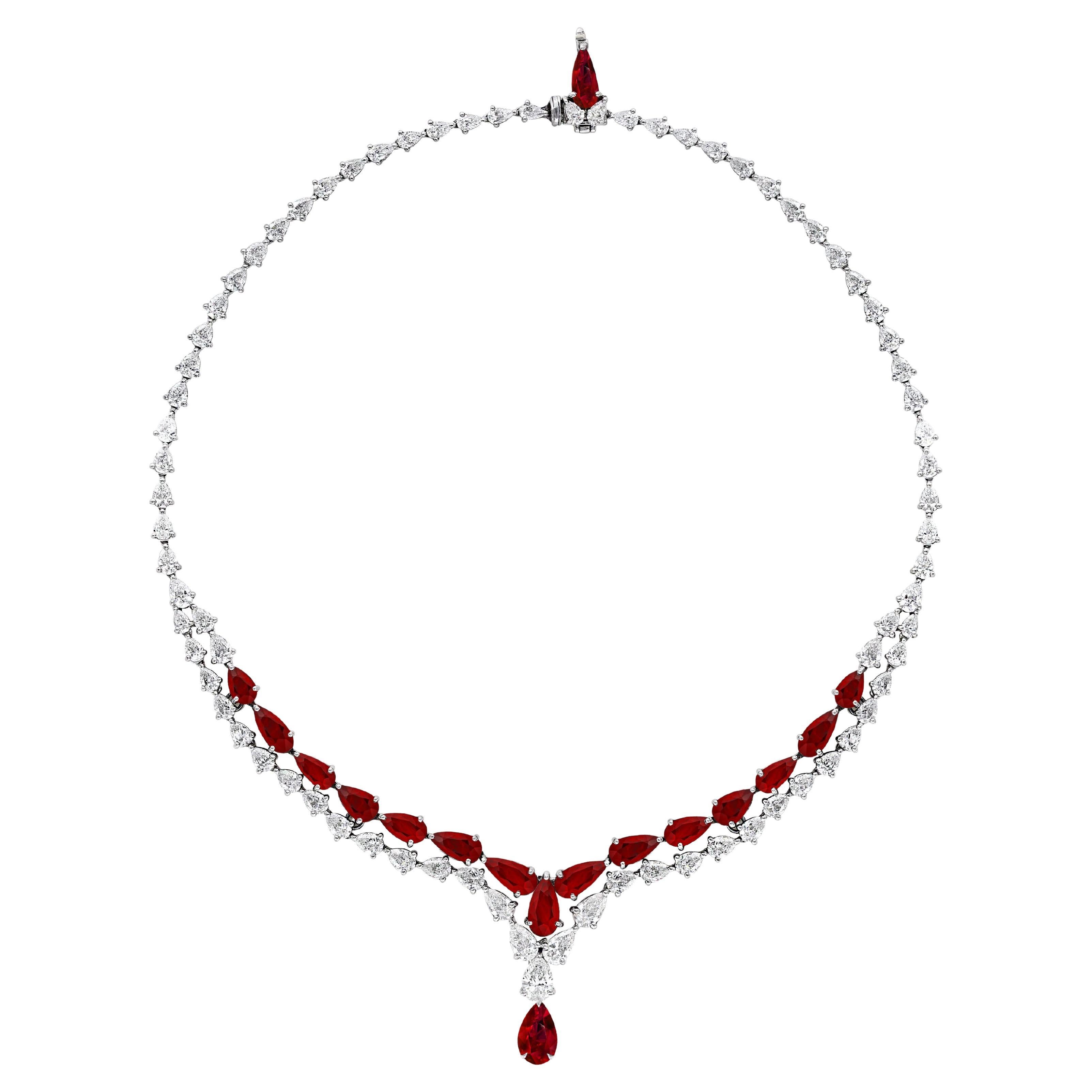Collier de pendentifs en platine avec rubis et diamants certifiés de 19,82 carats en forme de poire en vente