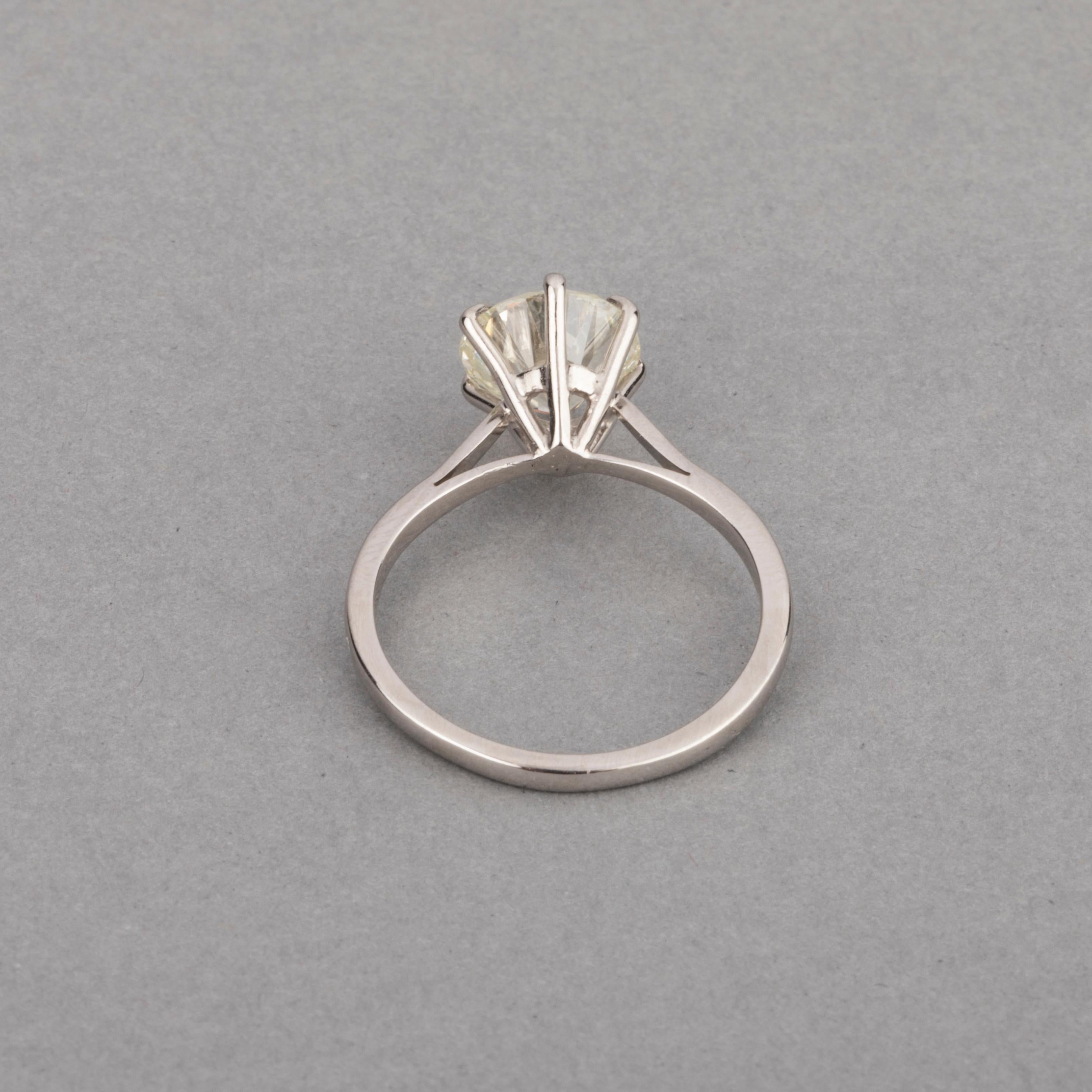 Certified 1.99 Carat E/SI1 Diamond Solitaire In Good Condition For Sale In Saint-Ouen, FR