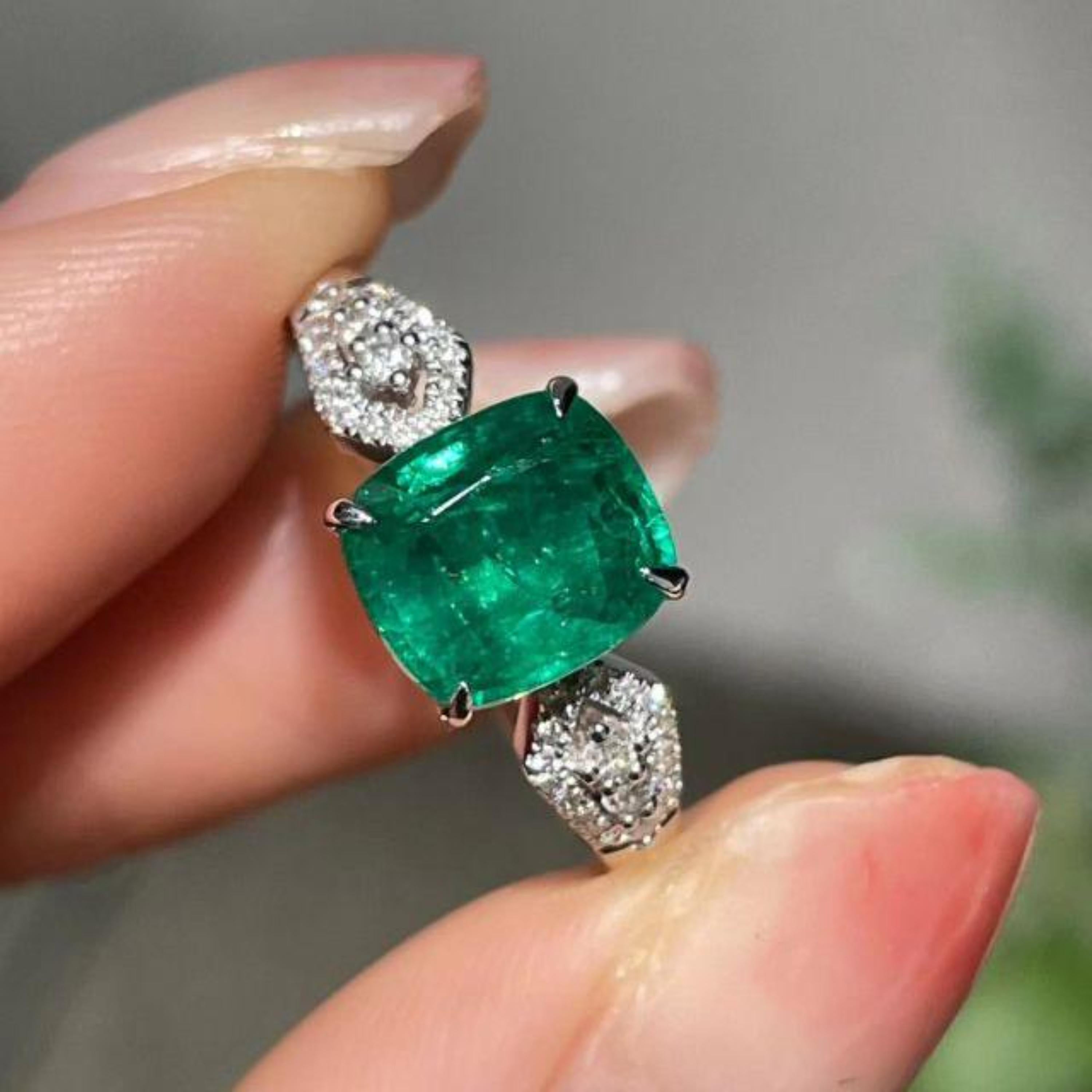 2 carat natural emerald ring