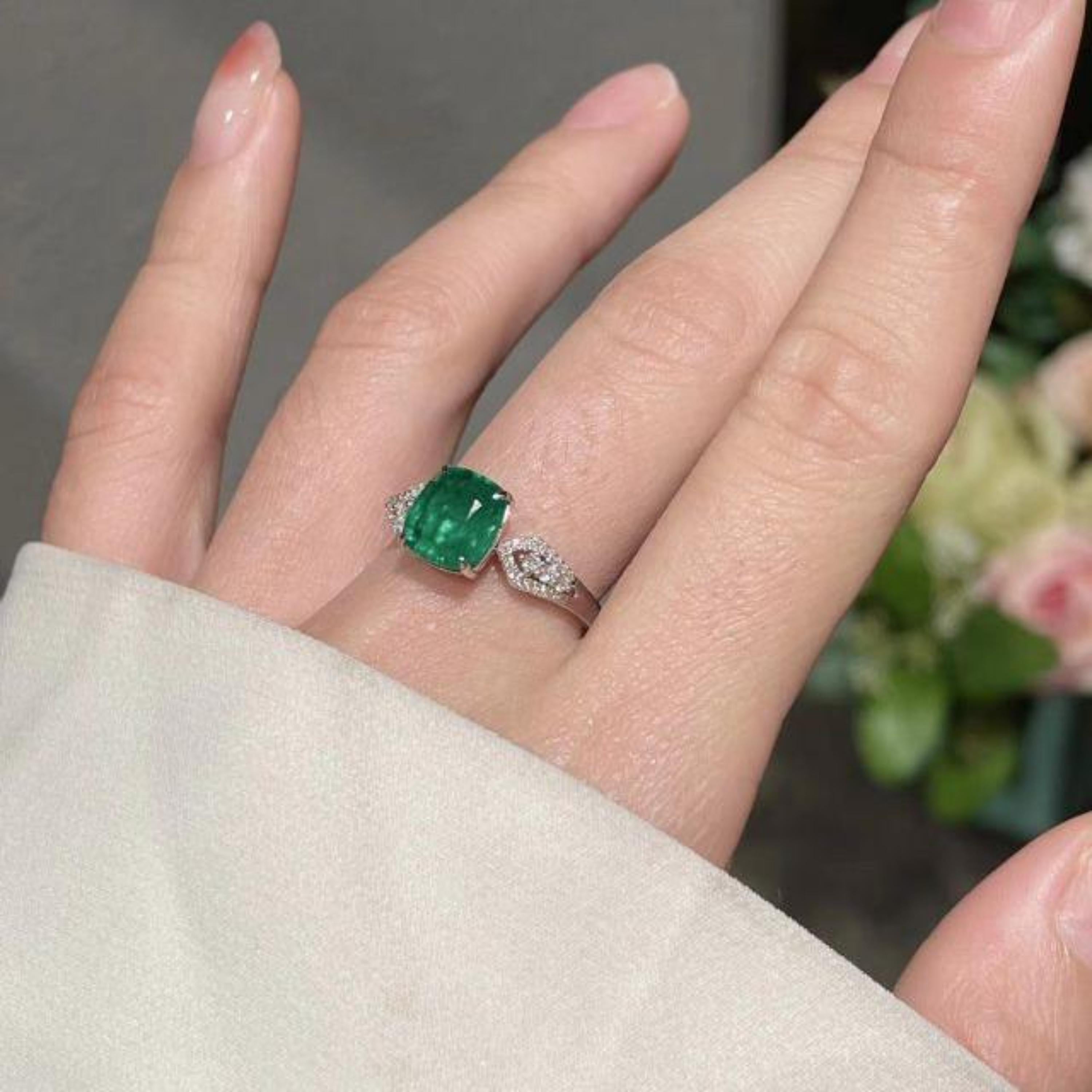 two carat emerald ring