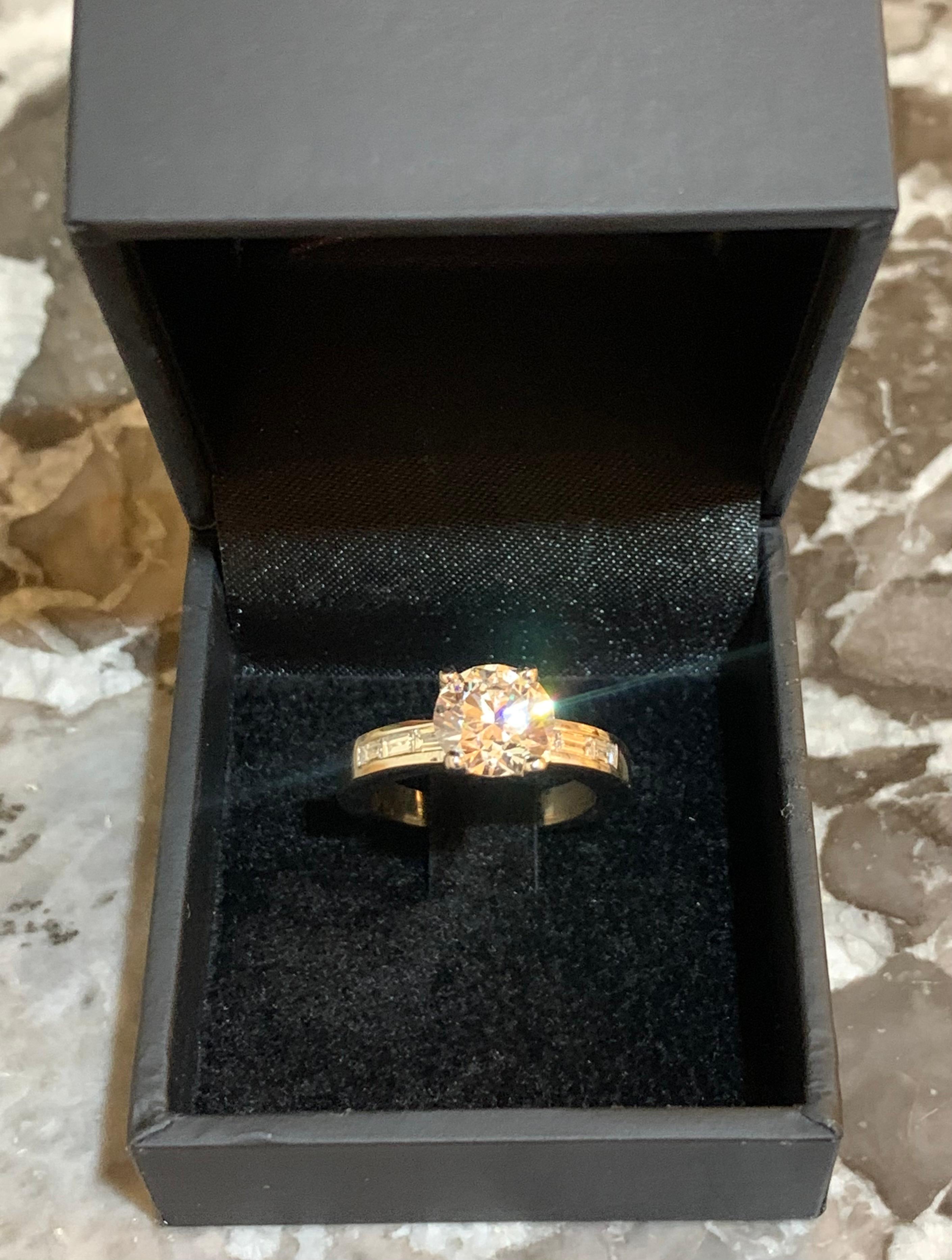 Certified 2 Carats Diamond 18 Carats White Gold Solitaire Ring In Excellent Condition For Sale In Paris, FR