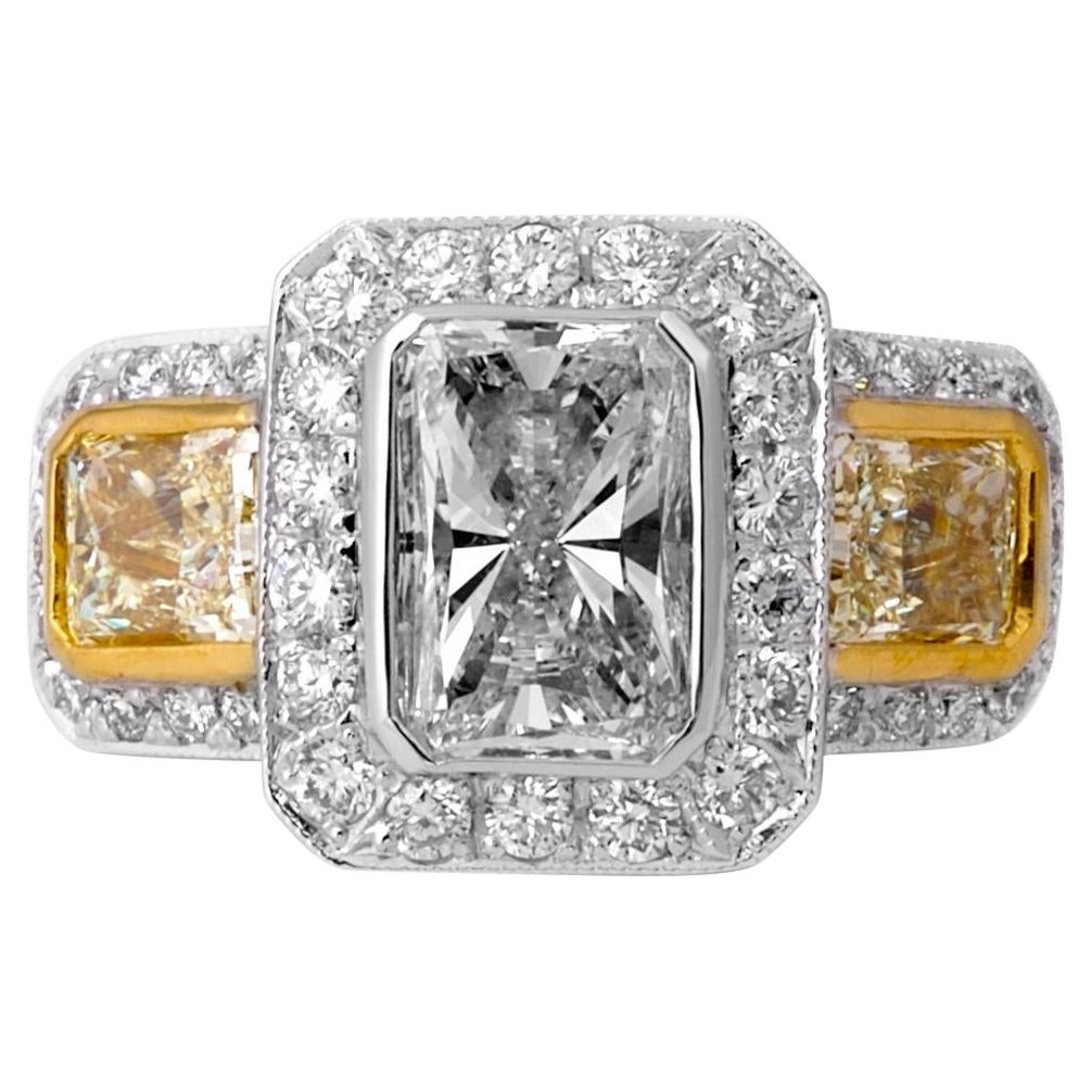 Anillo de compromiso de diamantes talla esmeralda certificados de 2,00 quilates en oro blanco de 18 quilates