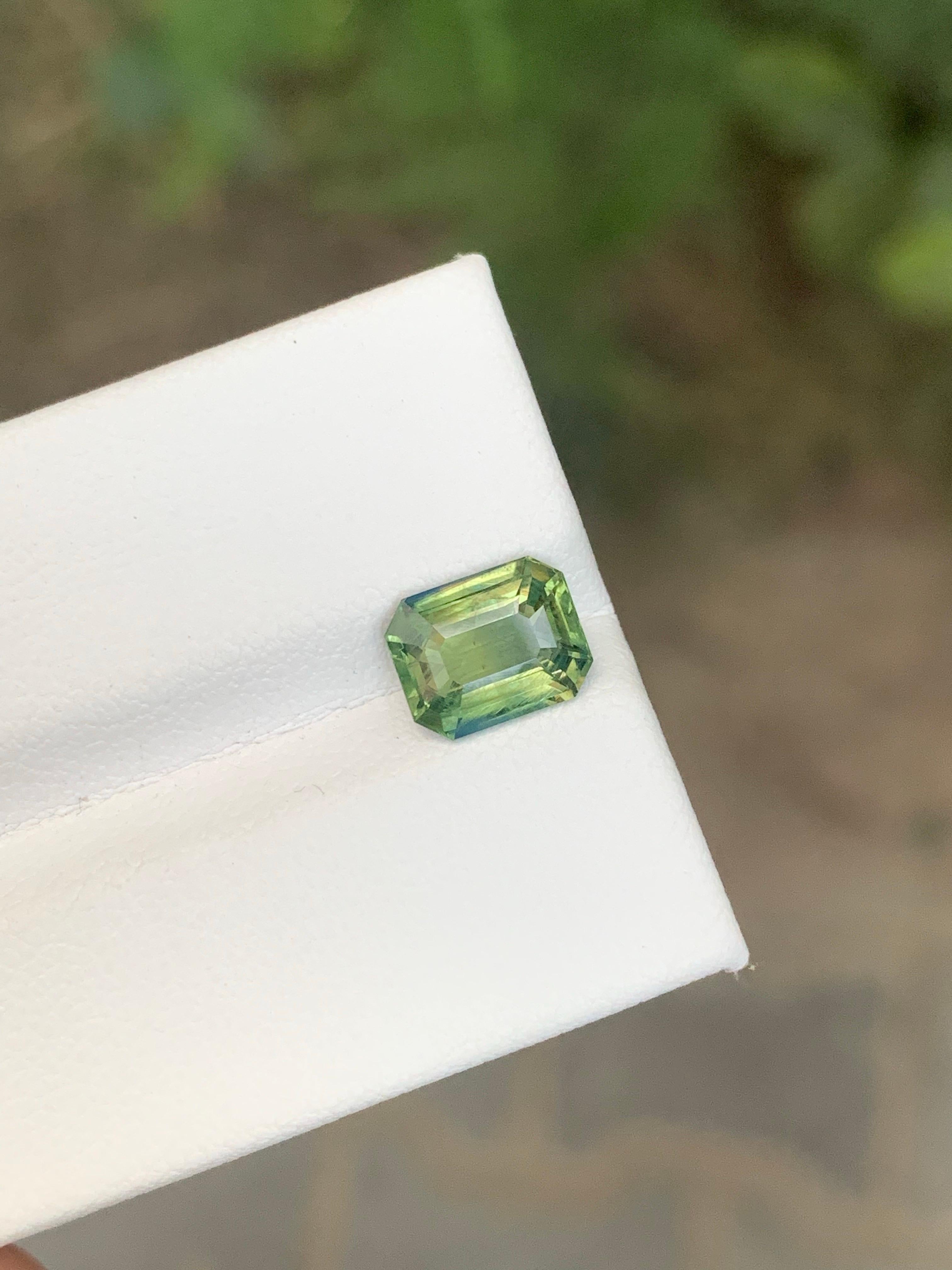 Loser Saphir

Gewicht: 2,03 Karat
Größen: 7.98 x 6.31 x 3.85 Mm
Herkunft: Madagaskar, Afrika
Form: Achteck 
Farbe: Bläuliches Grün 
Behandlung: Wärmeerhöhung
Zertifikat: AIG-Zertifikat verfügbar

Der Saphir, ein Edelstein von legendärer Schönheit