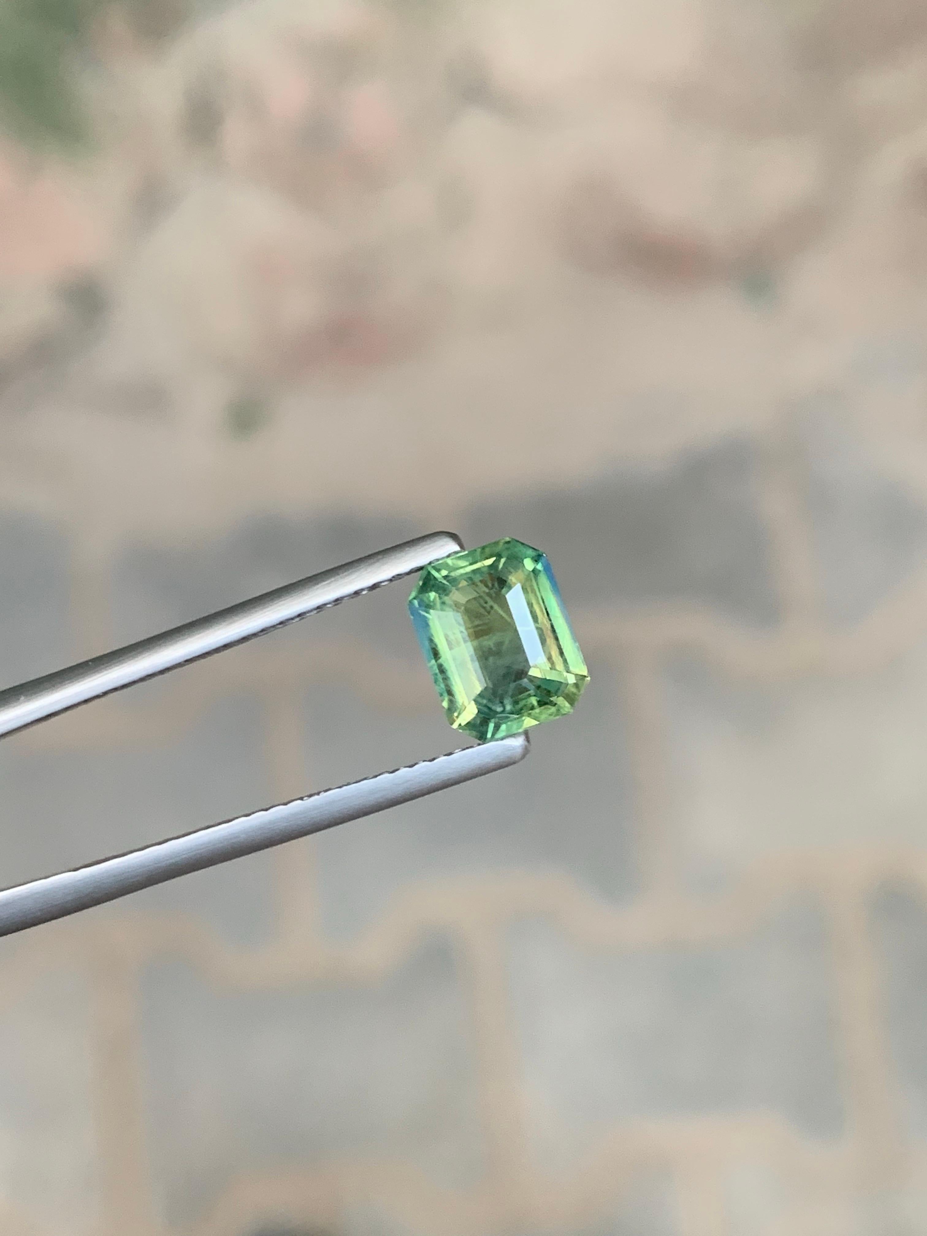 Zertifizierter 2,03 Karat natürlicher loser bläulich grüner Saphir Edelstein im Zustand „Neu“ im Angebot in Peshawar, PK