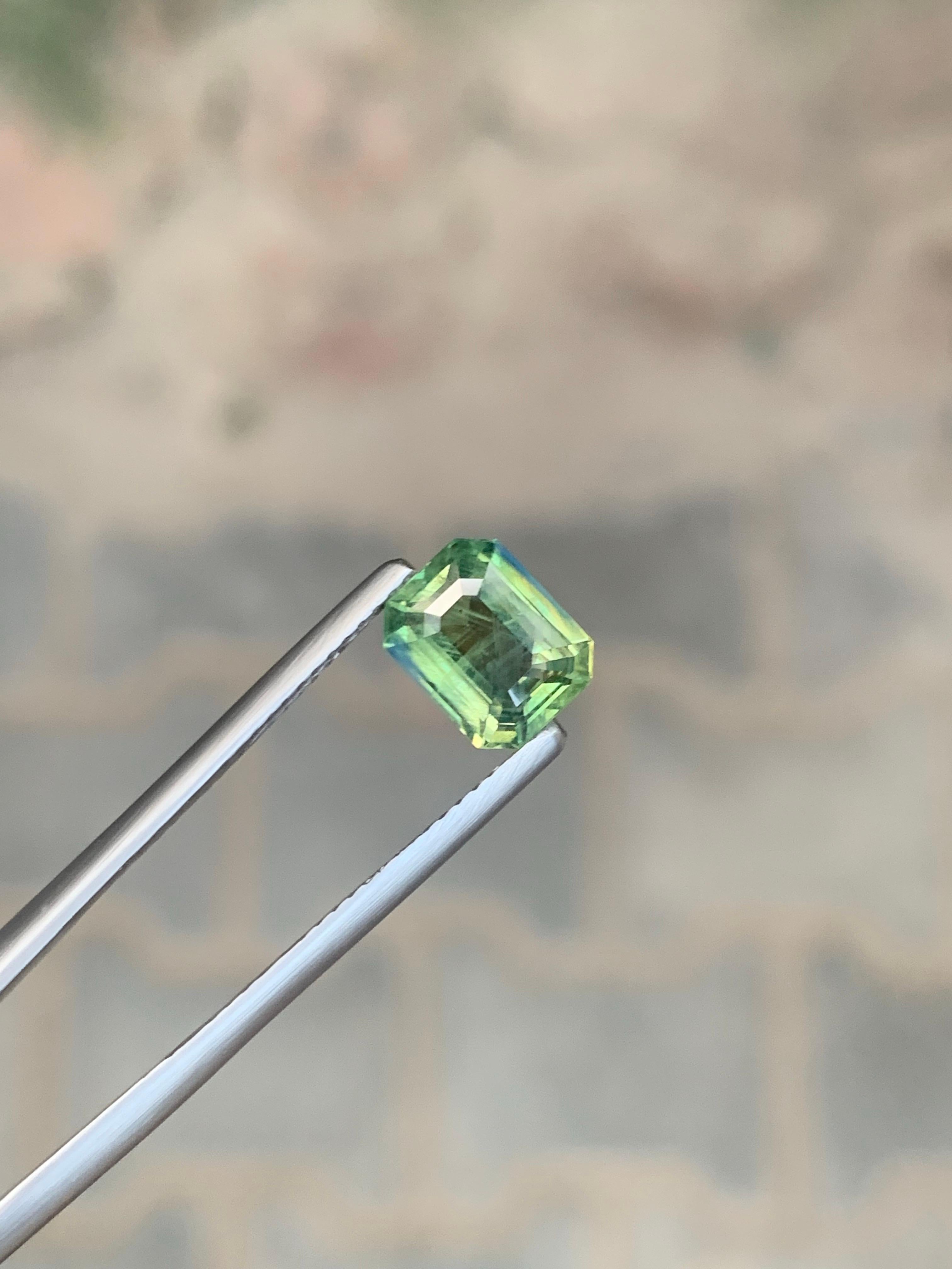 Zertifizierter 2,03 Karat natürlicher loser bläulich grüner Saphir Edelstein für Damen oder Herren im Angebot