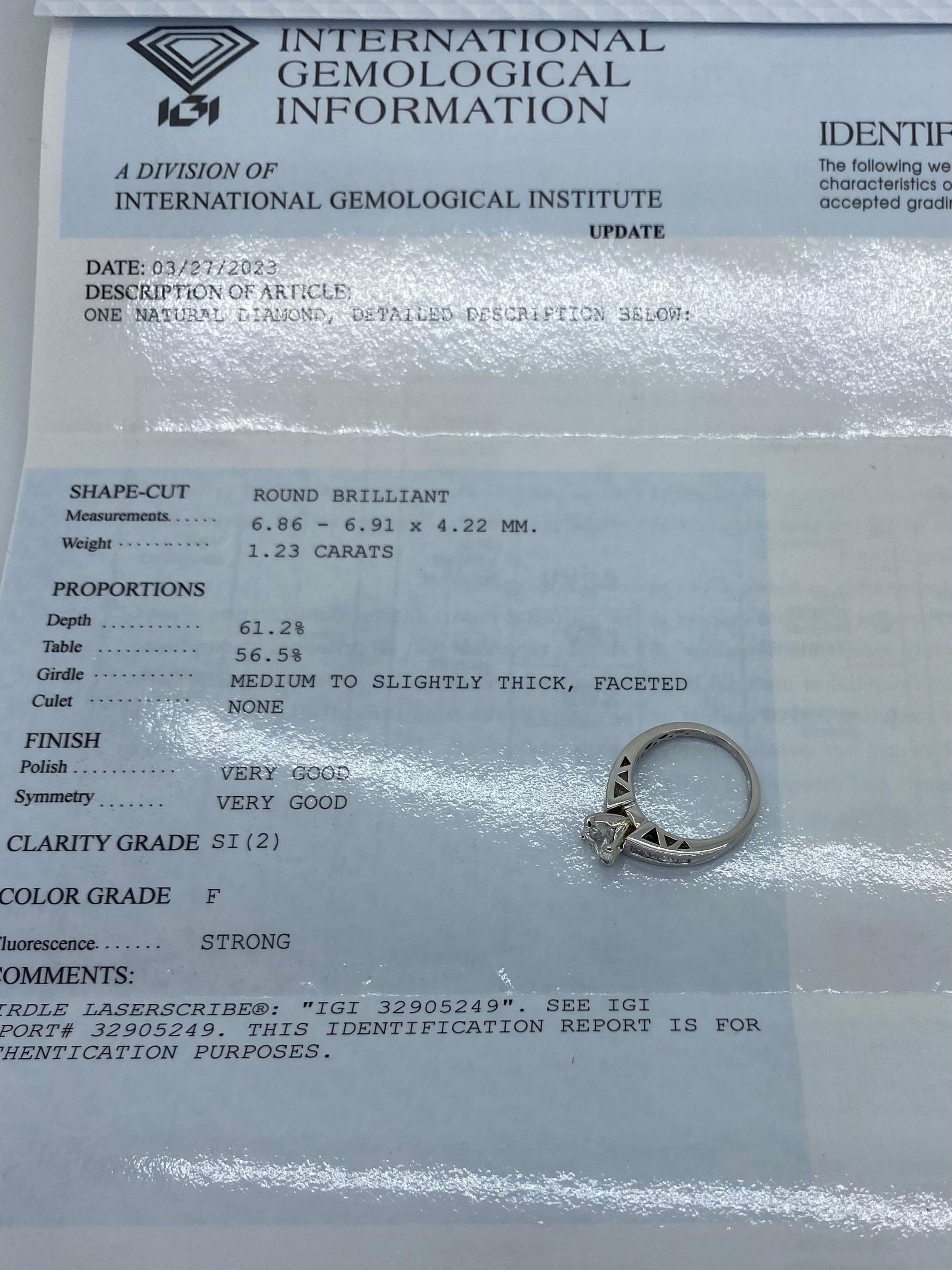 Certified 2.03ctw Diamond Ring Crafted in Platinum For Sale 6