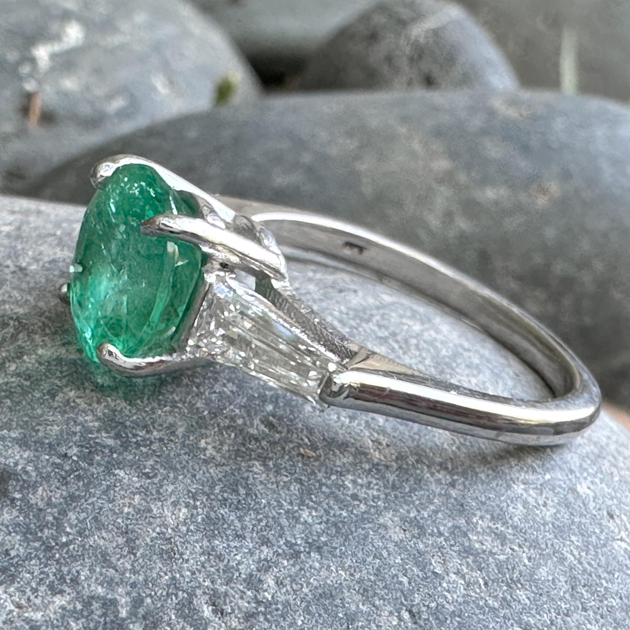 Certified 2.05 Carat Colombian Emerald in Platinum 3-Stone Engagement Ring For Sale 4