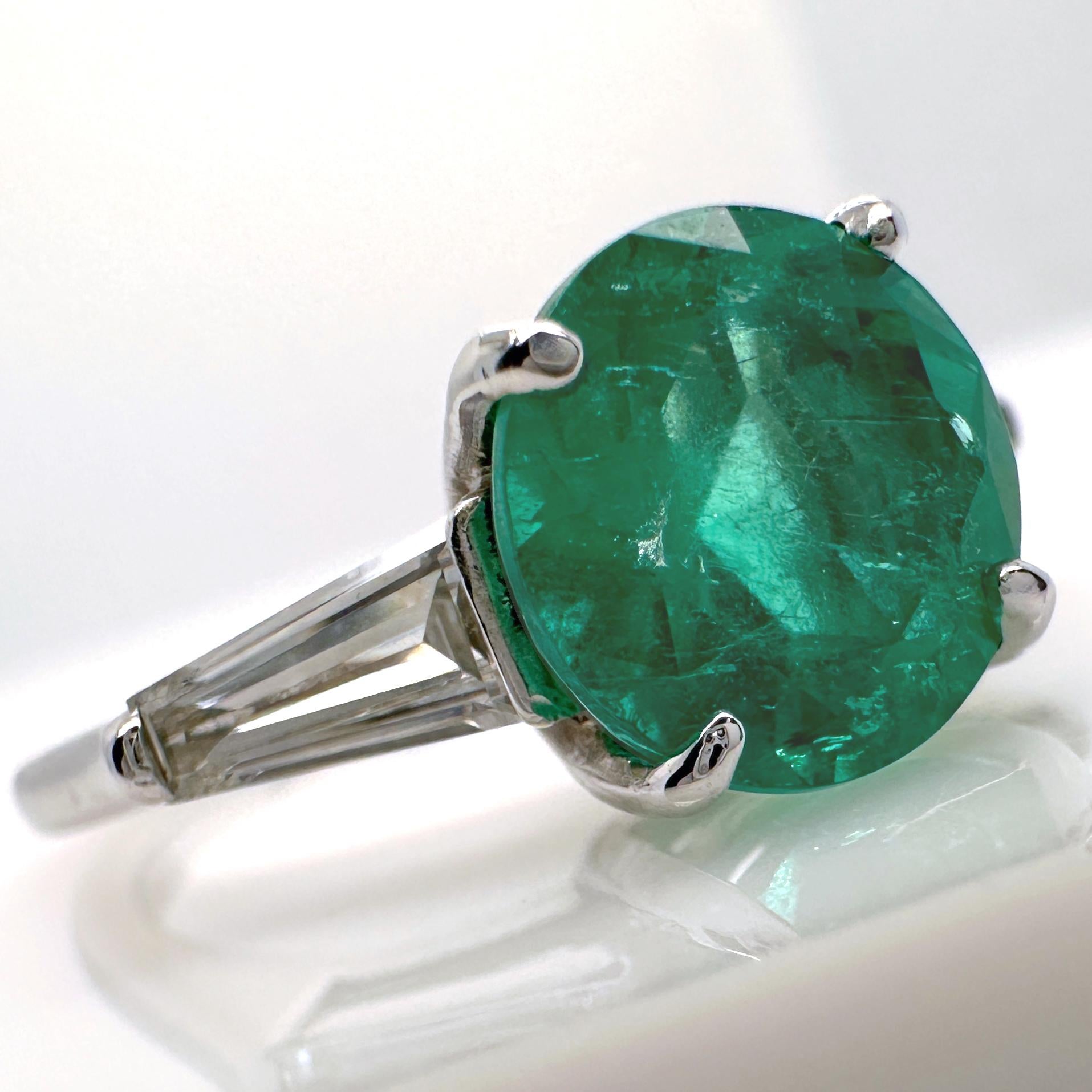 Certified 2.05 Carat Colombian Emerald in Platinum 3-Stone Engagement Ring For Sale 9