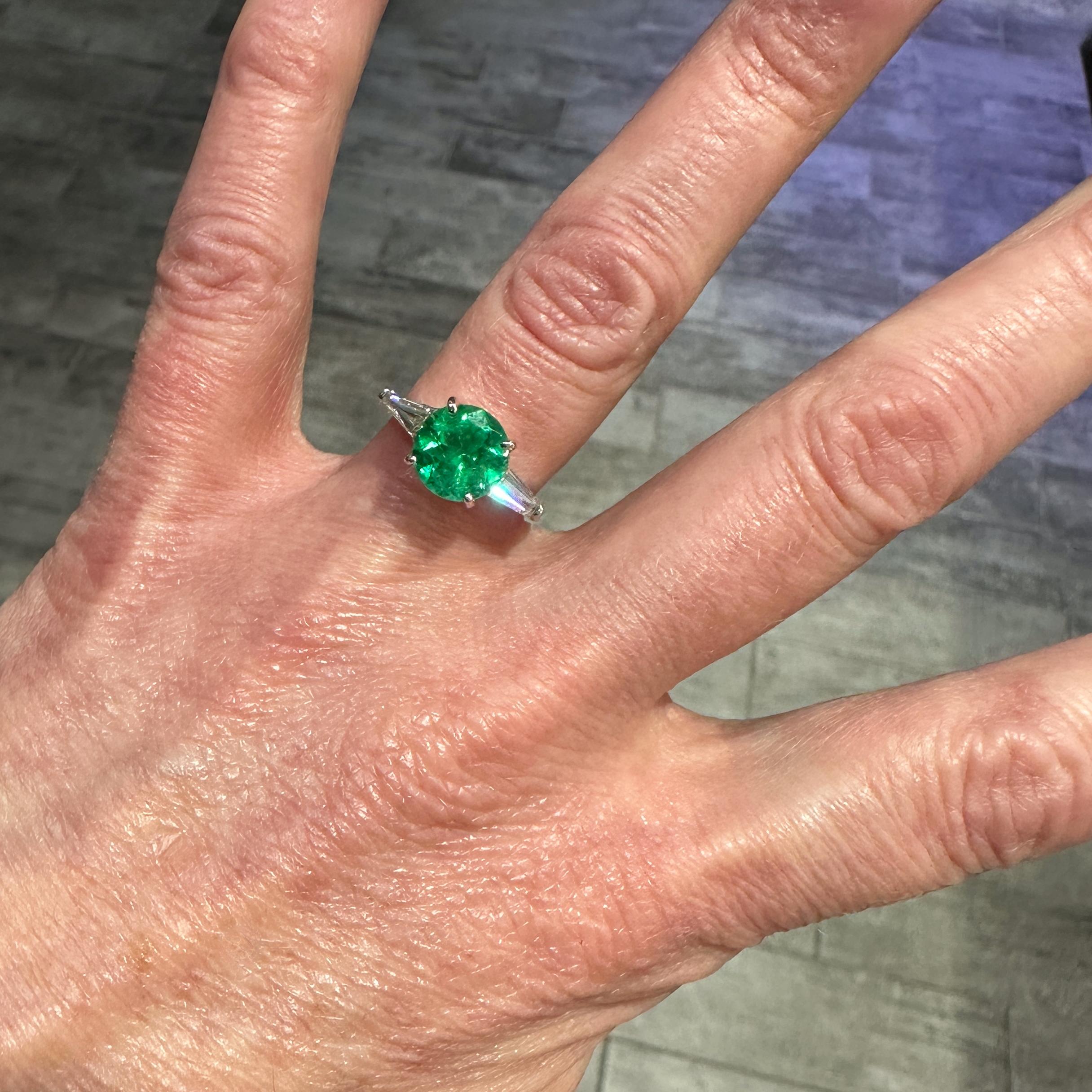 Contemporary Certified 2.05 Carat Colombian Emerald in Platinum 3-Stone Engagement Ring For Sale