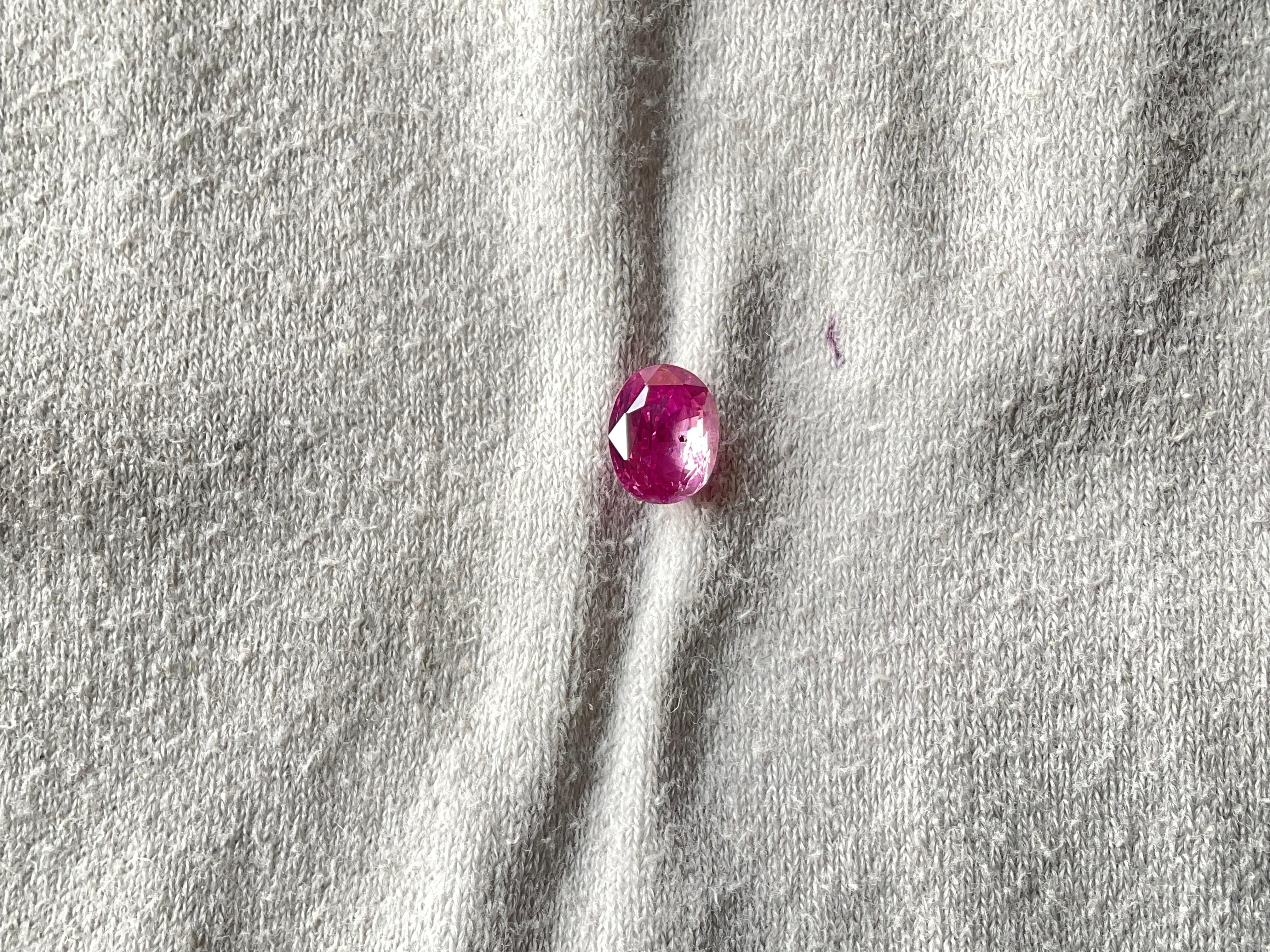Art Deco Certified 2.06 Carats No heat Sri-Lanka Pink Sapphire Oval Cutstone Natural gem For Sale