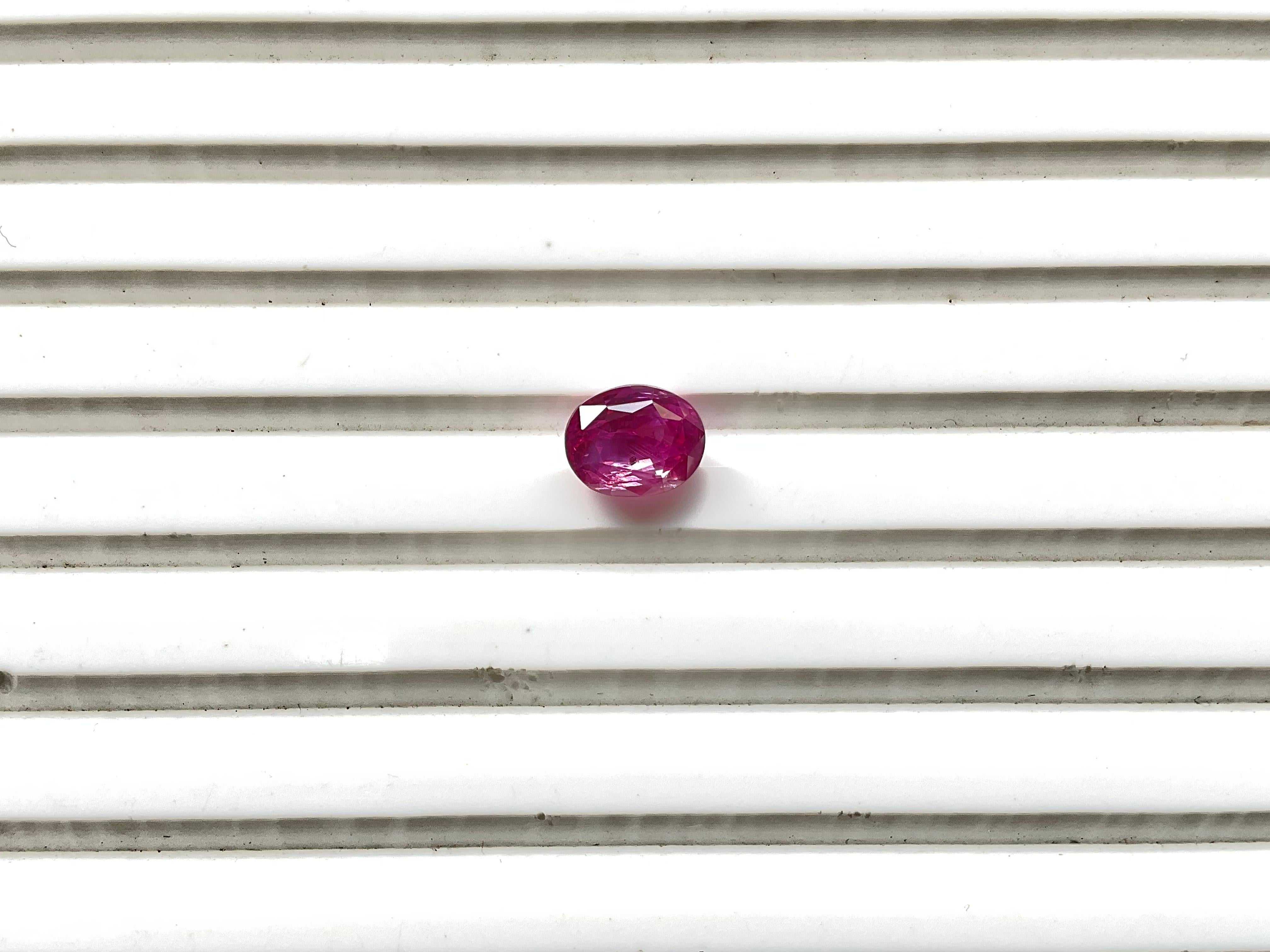 Certified 2.06 Carats No heat Sri-Lanka Pink Sapphire Oval Cutstone Natural gem For Sale 1
